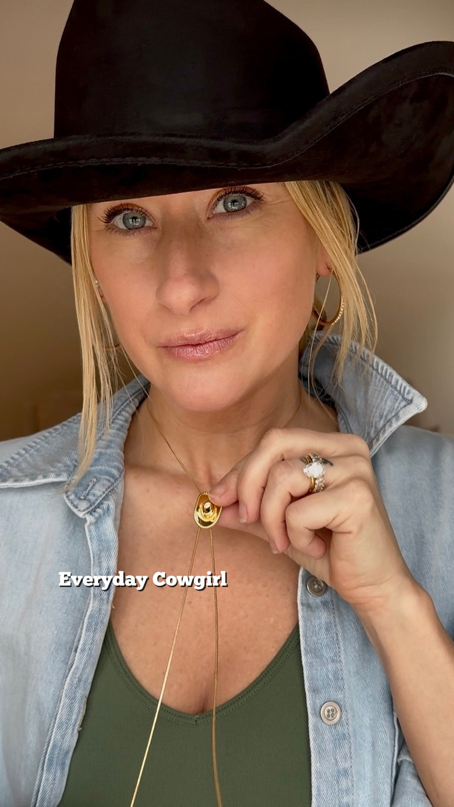 Casual cowgirl outfit you can actually wear 🤎
Denim layering + gold bolo tie + everyday western staples that just work

Easy western outfit idea for errands, casual days, or country concerts
Everything is linked ✨


#LTKSeasonal #LTKootd #LTKdayinmylife