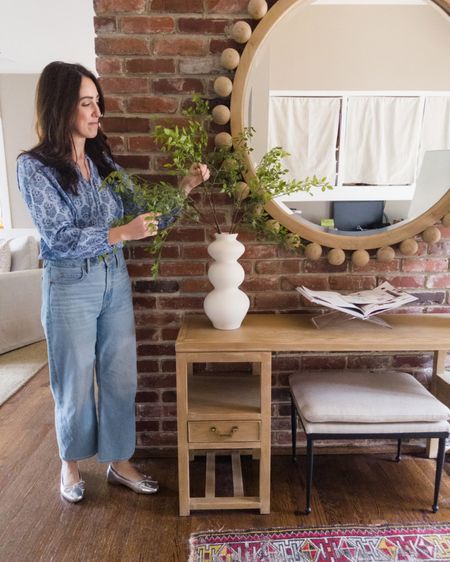Entryway decor inspiration ✨ I love transitional pieces like this vase and bookstand that can be used in multiple spaces! 

Bookstand, acrylic bookstand, vase, floral vase, decorative vase, faux stems, faux greenery, wooden beaded mirror, mirror, accent mirror, ottoman, entryway, entryway decor, living room, dining room, bedroom, entryway inspiration, Modern home decor, traditional home decor, budget friendly home decor, Interior design, look for less, designer inspired, Amazon, Amazon home, Amazon must haves, Amazon finds, amazon favorites, Amazon home decor #amazon #amazonhome



#LTKFindsUnder50 #LTKHome #LTKStyleTip
