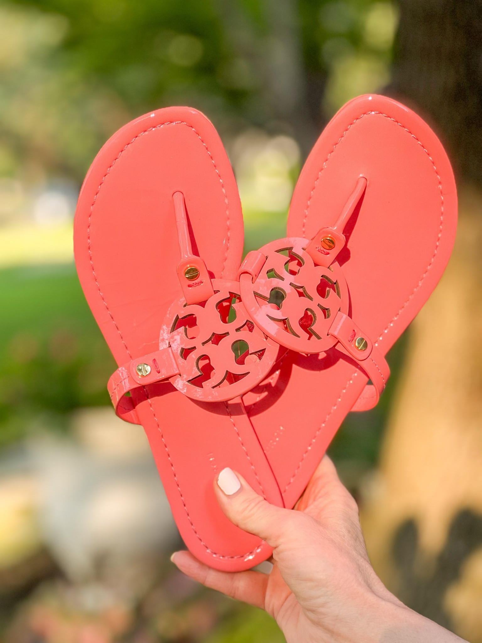 Tory Burch Sale! Up to 50% off!
If you love timeless style and classic elegance, you need to check out this sale!
From handbags, to shoes and gorgeous accessories!
Don’t miss out! These deals are too good to last!! 

#LTKShoeCrush #LTKItBag #LTKSaleAlert