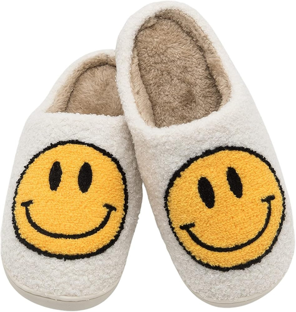 CHATTE Retro Smiley Face Comfort Indoor Outdoor Cozy Trendy Slip-On Slipper | Amazon (US)