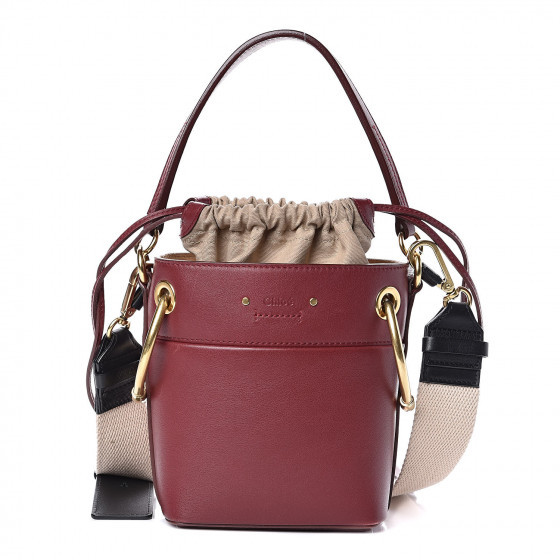 CHLOE

Smooth Calfskin Mini Roy Bucket Bag Plum Purple


44 | Fashionphile