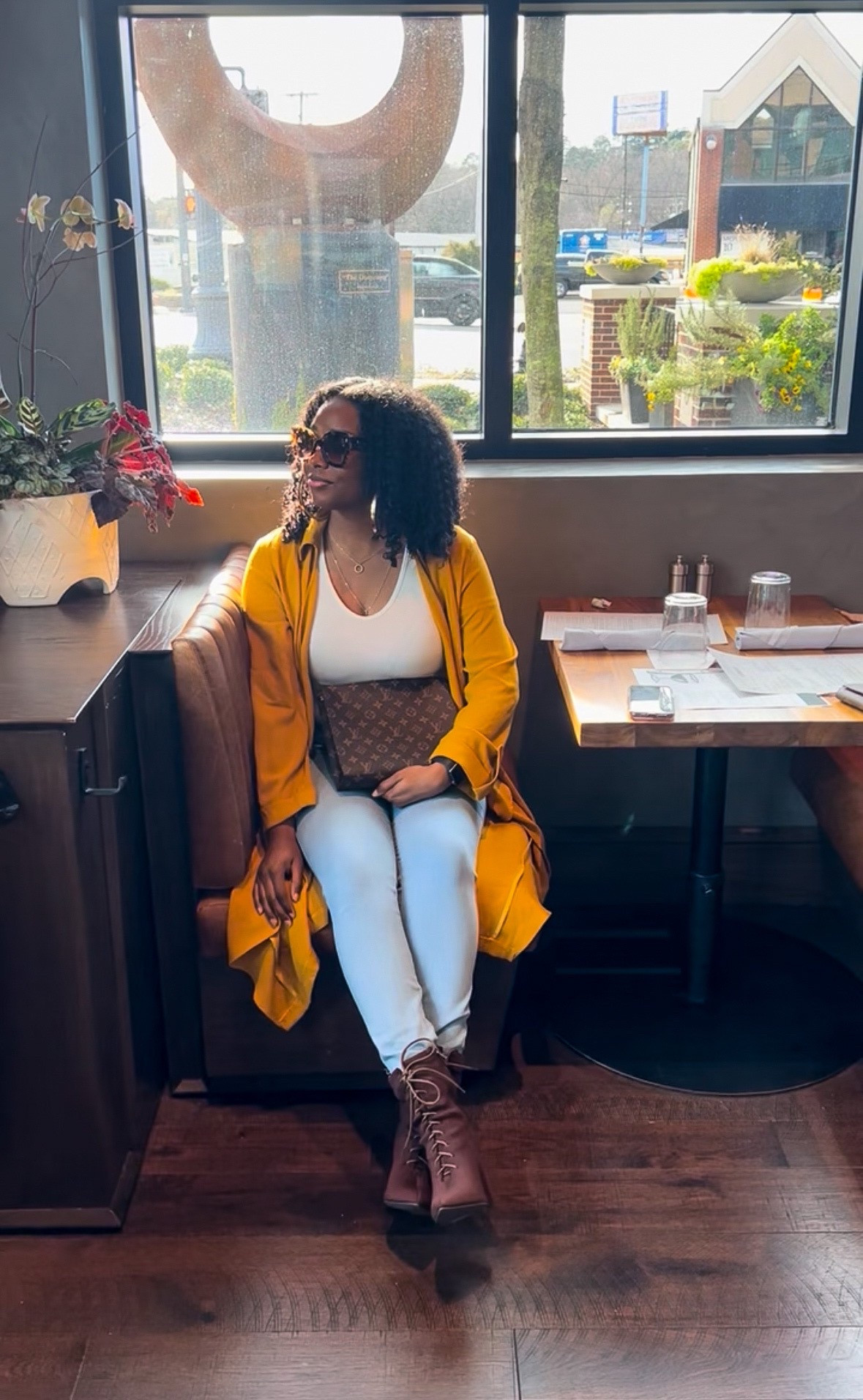 Restaurant Vibes ☕️

Mustard Draped Duster Trench, skinny jeans, Louis Vuitton Toiletry 26, Fendi Cat Eye Havana Sunglasses

#LTKStyleTip #LTKItBag