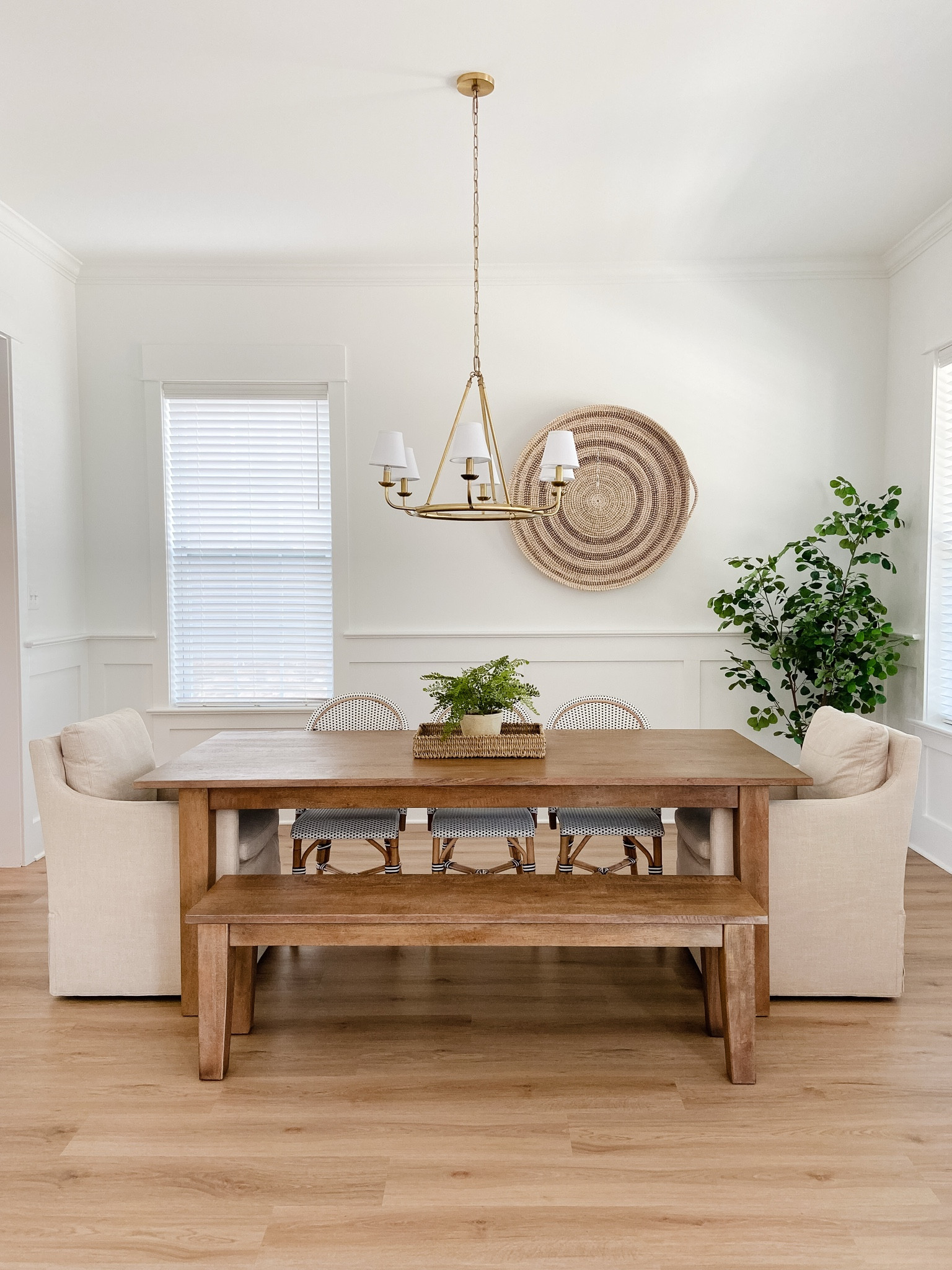 Neutral Classic Coastal Dining Room Design ✨
My favorite Serena & Lily dining chairs are also on sale! 
#diningroom #diningtable #diningchairs #diningfurniture #chandelier #coastalhome 

#LTKHome #LTKSaleAlert