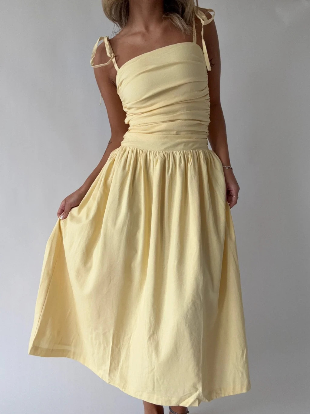 Butter yellow midi dress | amandenimes
