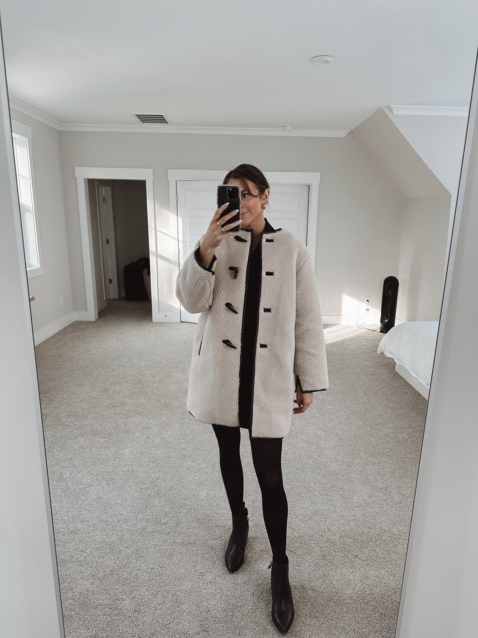 Code CLAIRE20 towards MMLF - wearing small in jacket, 

#LTKworkwear #LTKHoliday #LTKSeasonal