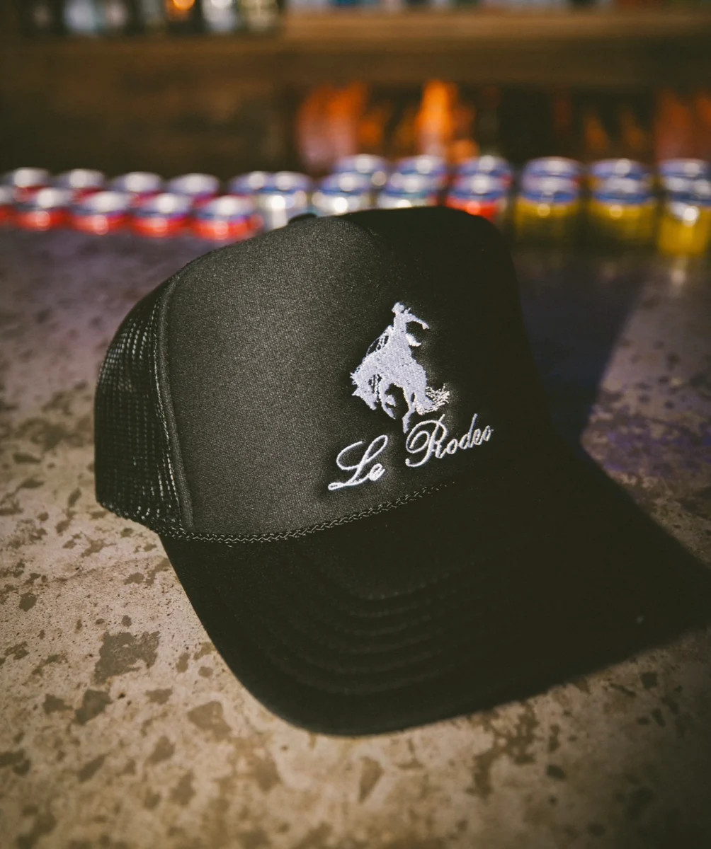 Le Rodeo w Horse Trucker Hat - Black | KenzKustomz