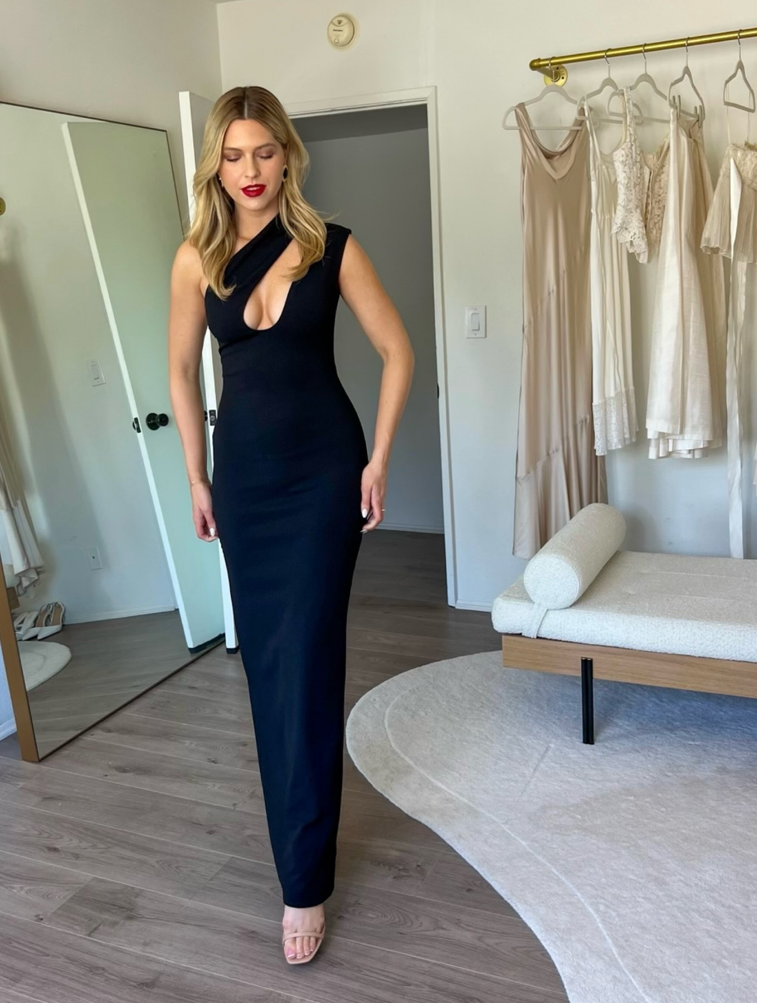 Black tie wedding guest outfit
#blacktiewedding #weddingguestinspo #chicweddingguest