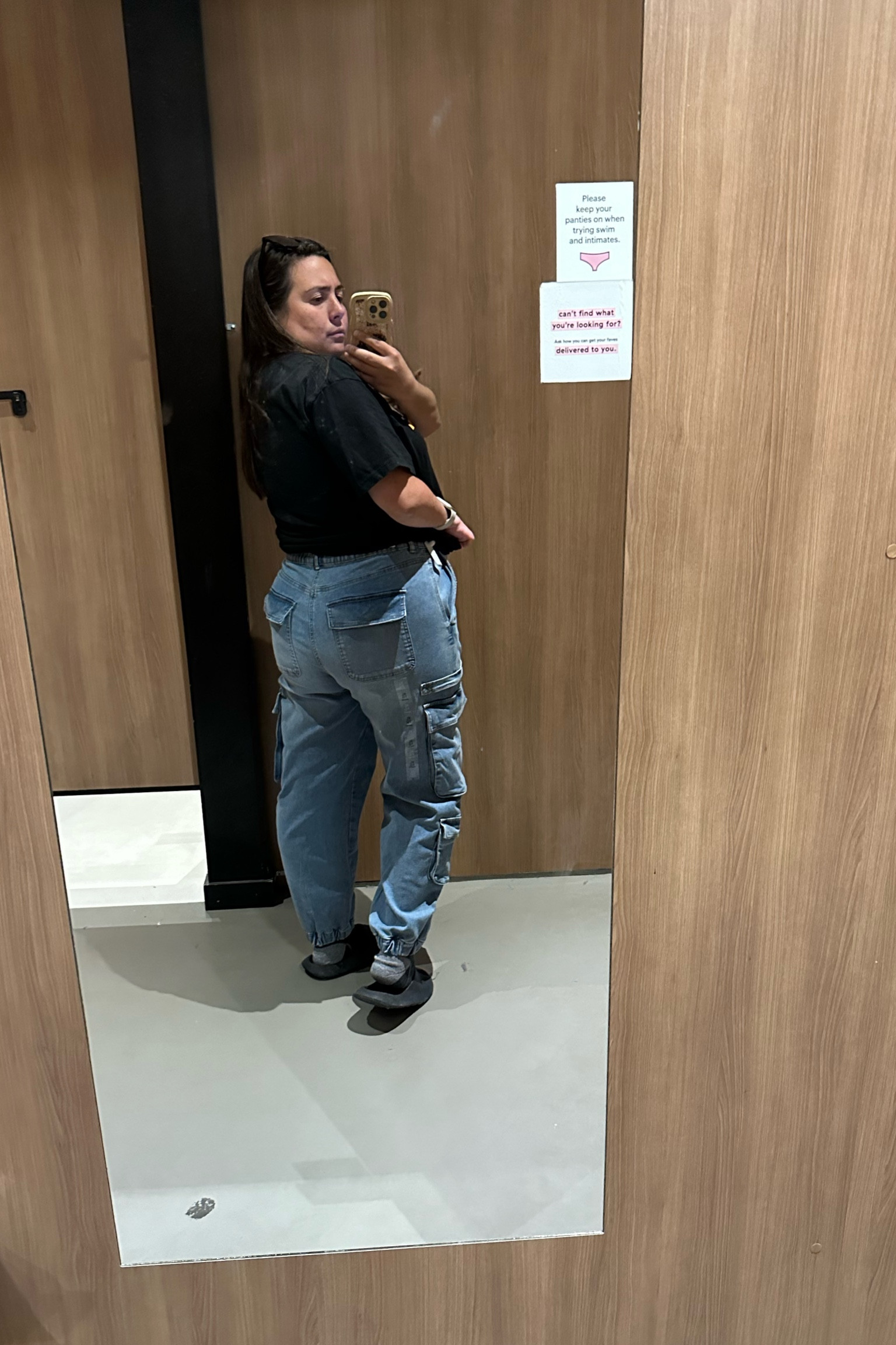 I've been wanting jogger jeans forever and finally found the pair to get. And they're on sale, plus if you sign up or already are a member you'll get an extra 15% off! 

I'm wearing an xl, made to be oversized and fits to size perfectly  

#LTKSaleAlert #LTKStyleTip #LTKMidsize