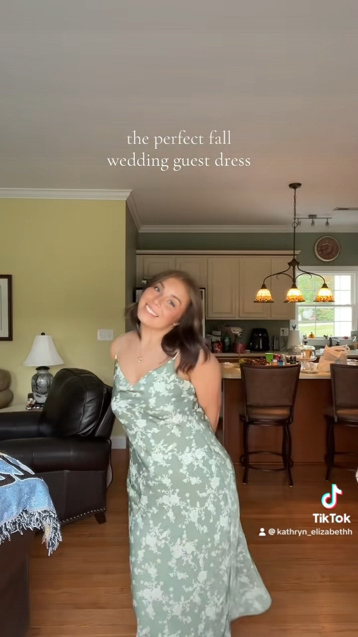 the perfect fall wedding guest dress🤍

#LTKWedding #LTKSeasonal #LTKSaleAlert