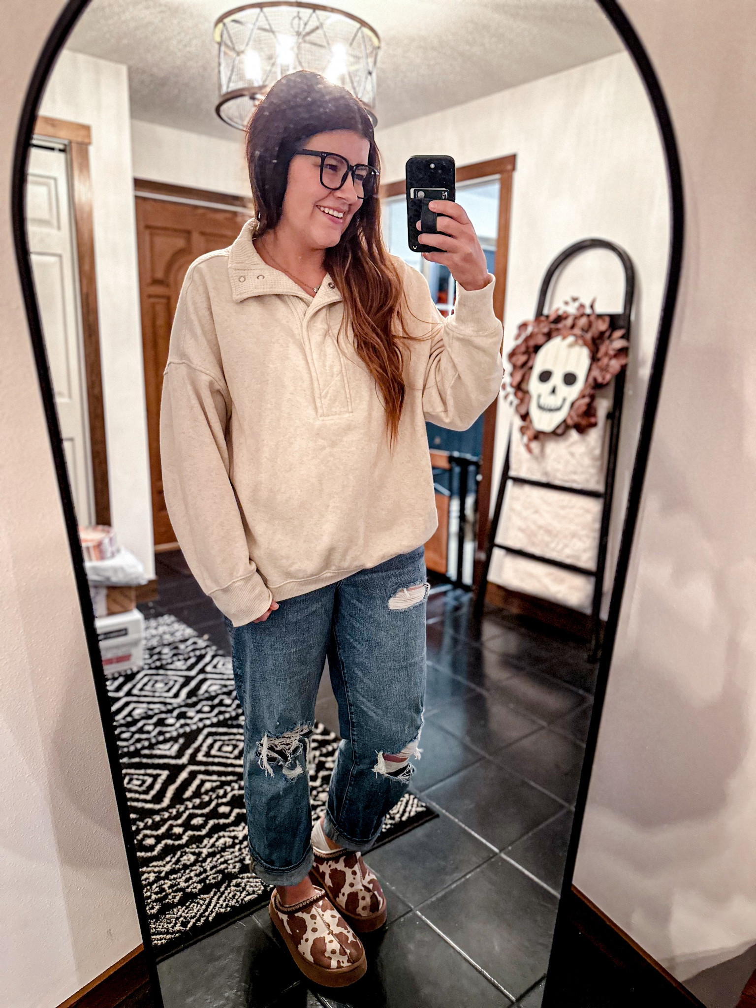 Another everyday basic outfit! I’m wearing a medium in the top and it’s on sale at Aerie right now! The jeans are from Old Navy and I’m wearing a size 10. They are only $30 right now 👏🏼 Shop the look here! 

#oldnavy #aerie #everydayfashion #salealert

#LTKFindsUnder50 #LTKMidsize #LTKSaleAlert