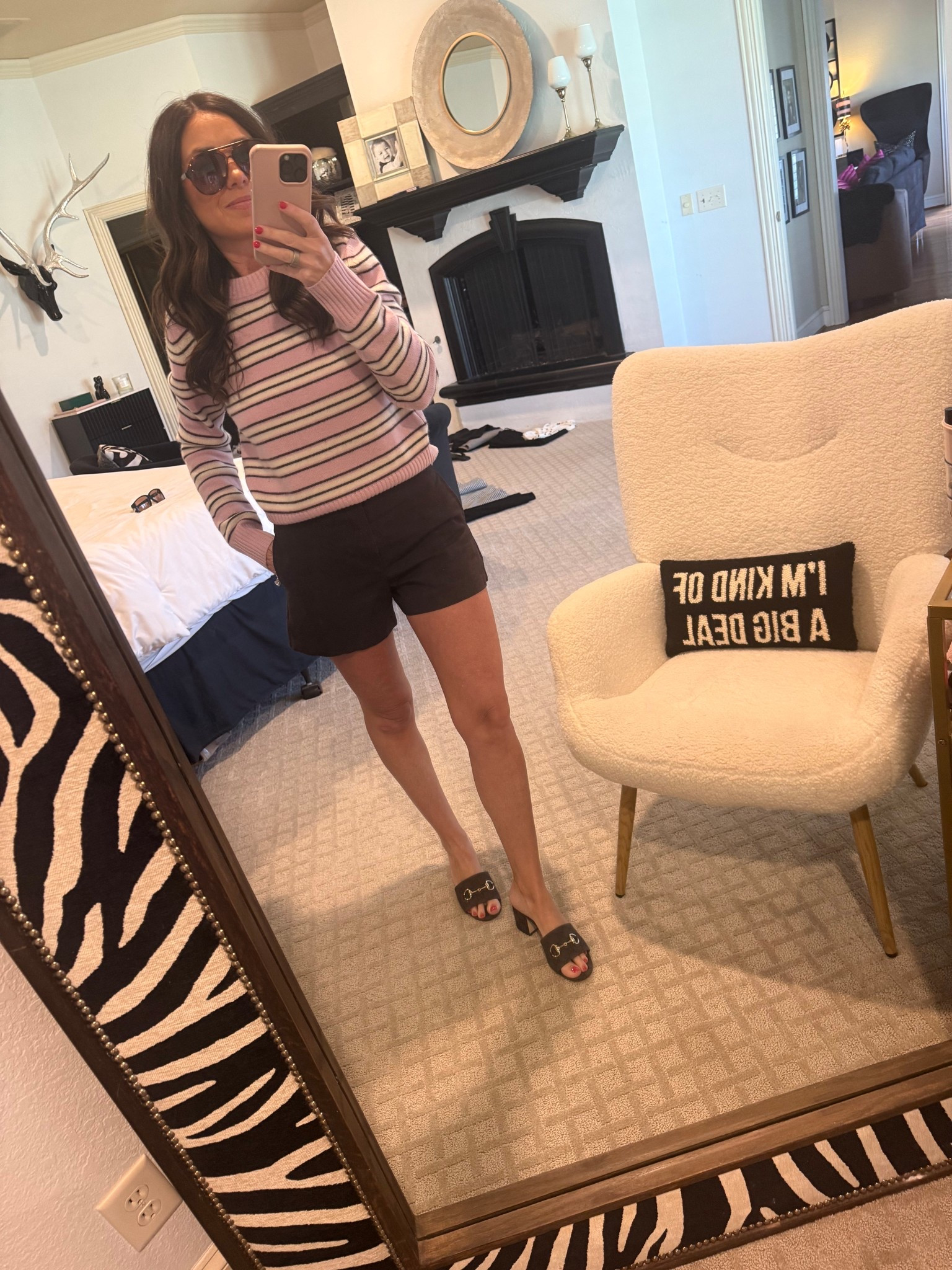 🩷🤎🩷🤎

Sweater: small
Shorts: 0

Brown linen
Brown linen shorts
Gap
The gap
Gap linen
Gucci heels
Brown heels
Brown Gucci heels
Aritzia
Aritzia cashmere
Preppy
Preppy outfit
Spring
Spring outfit #LTKSpringSale

#LTKSeasonal #LTKPetite