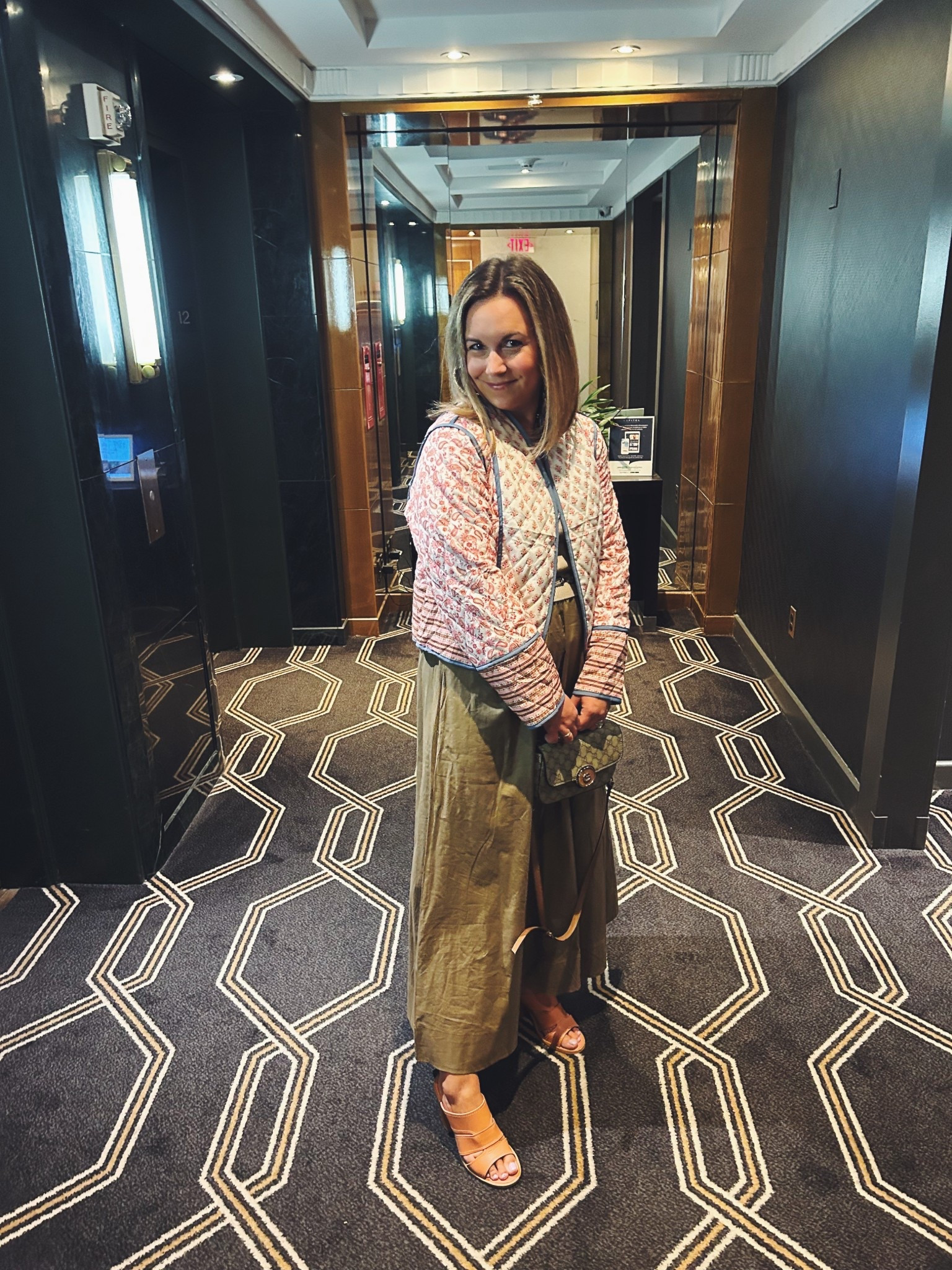 🍁🍂#falloutfit #amazonfashion #quiltedjacket #reversiblejacket #falldress #sweaterdress 

#LTKSeasonal #LTKFindsUnder50 #LTKStyleTip