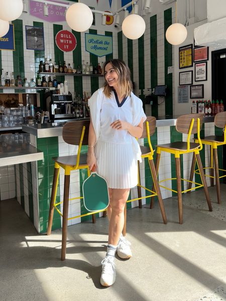 Is this not the cutest spring outfit for a fun pickleball match?! 

Loft’s new pickleball collection is out now! 

Wearing a small in the top and skirt, both run TTS 