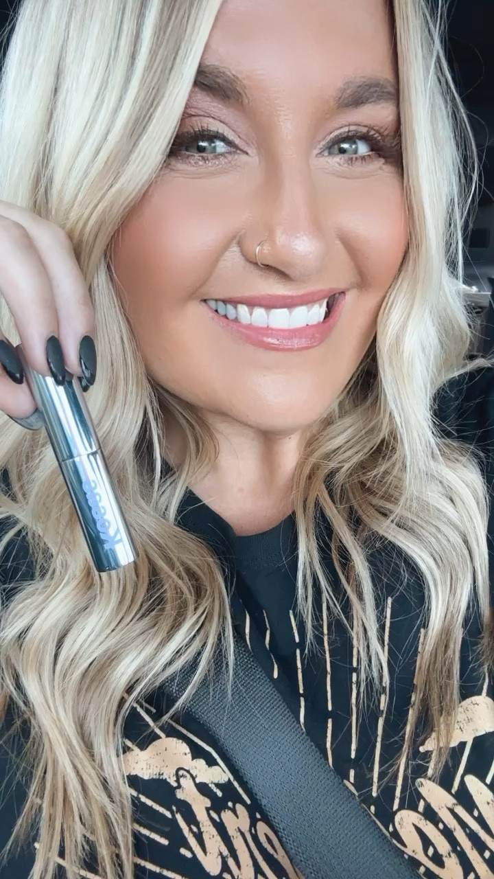 Shade: Tropic Blisss

#LTKFindsUnder50 #LTKBeauty