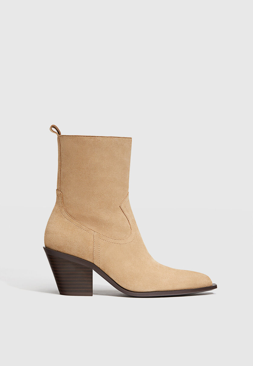 High-heel split suede cowboy ankle boots | Stradivarius (UK)