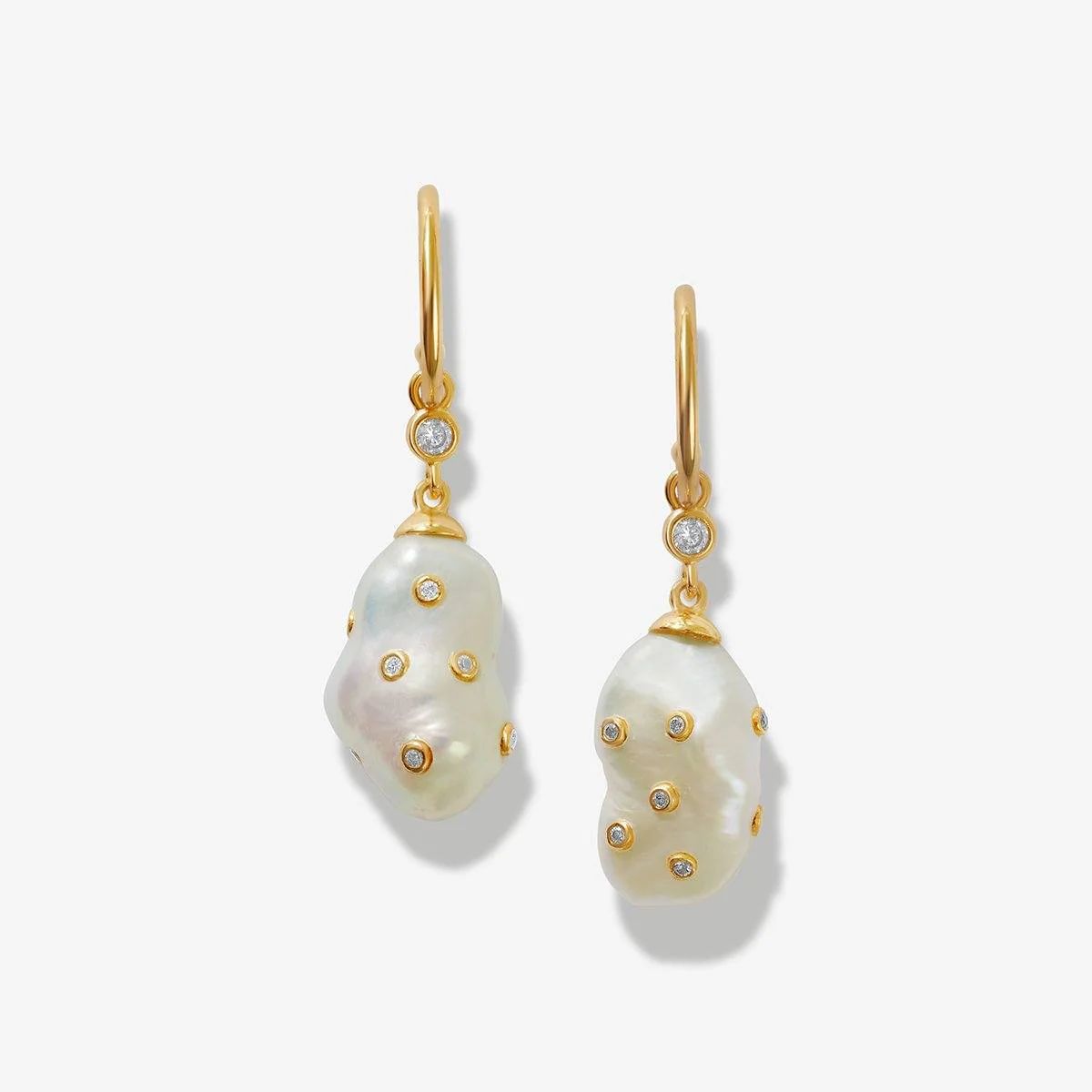 Hentley pearl earrings | Adornmonde