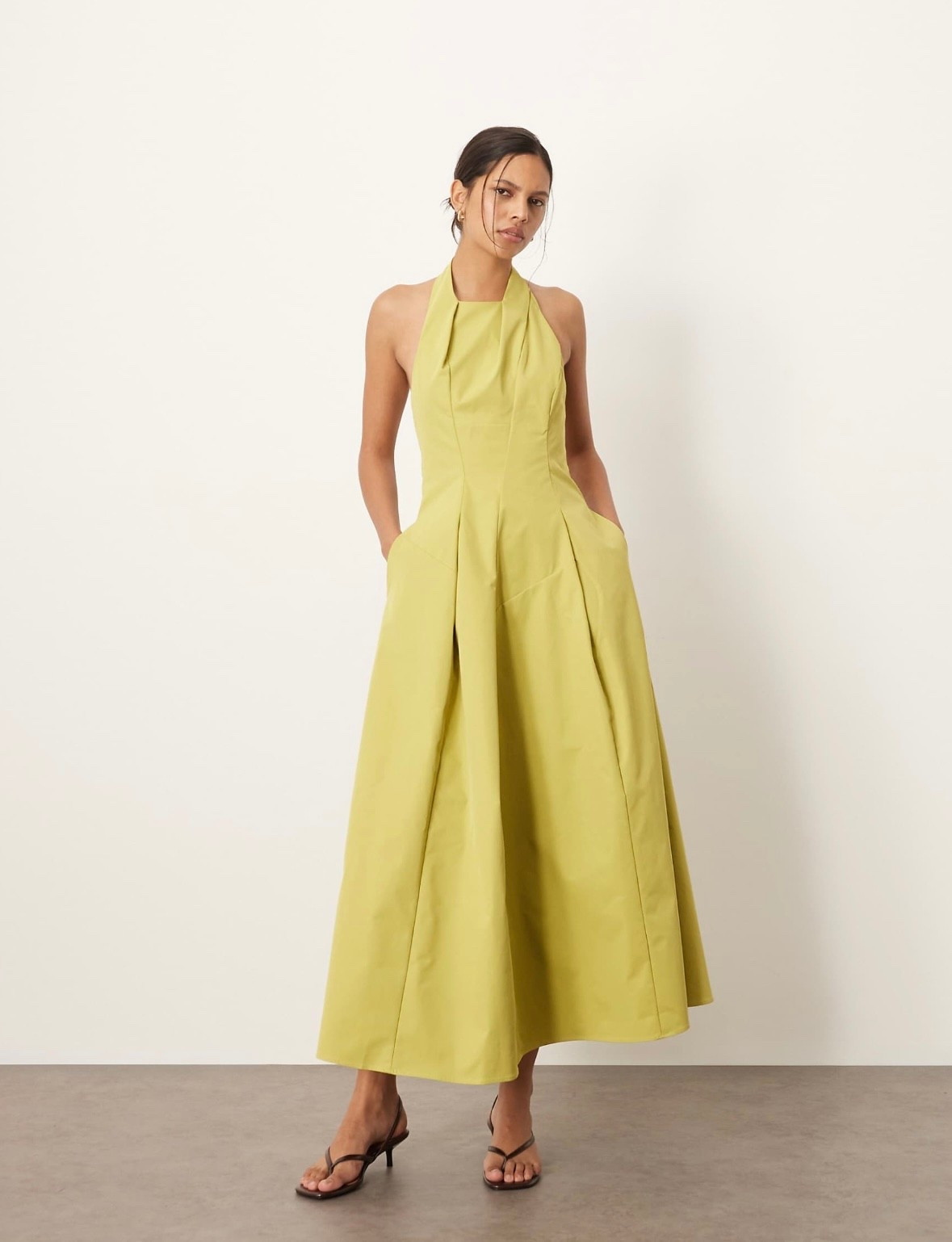 The dress I wore to style show is on major sale & perfect for holiday parties. The material is thick & full, giving it the prettiest shape. VIP30 makes it under $100🫶🏻

#LTKFindsUnder100 #LTKHoliday #LTKCyberWeek