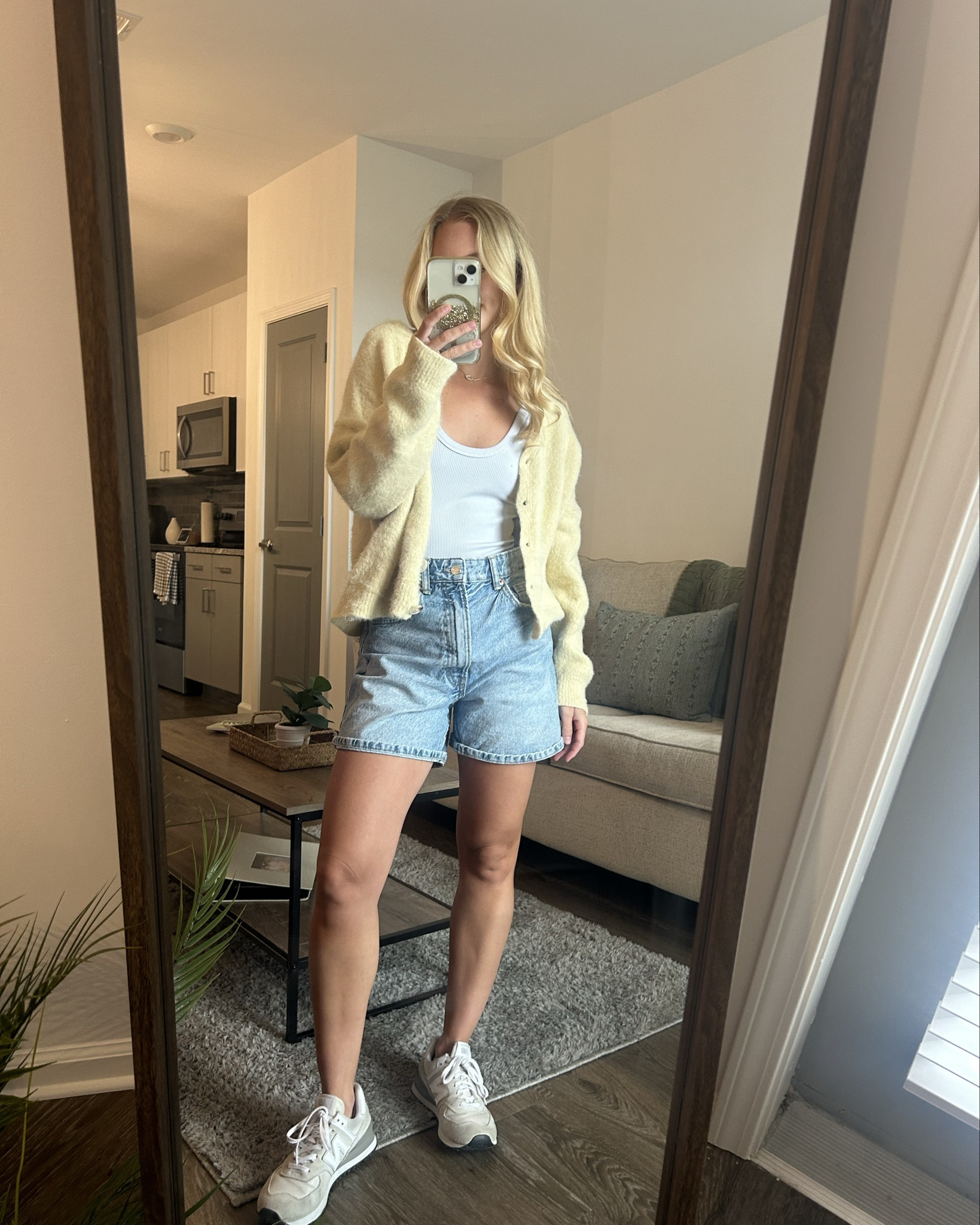 soccer game outfit ⚽️💛  
tank and shorts are Abercrombie 
sweater is SHEIN 💛 
purse is Zara 

#LTKActive #LTKBeauty #LTKFitness