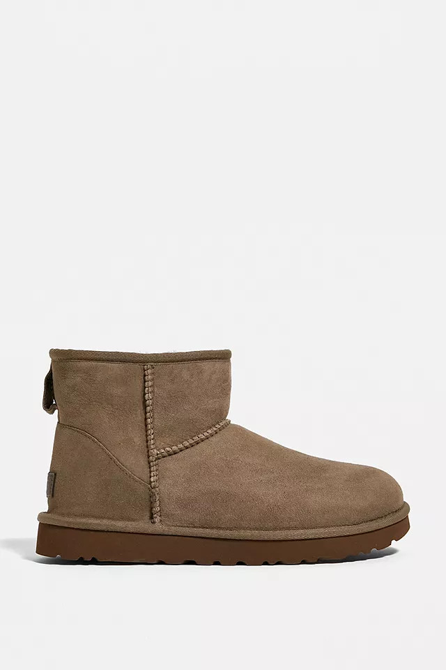 UGG Hickory Classic Mini II Boots | Urban Outfitters (EU)