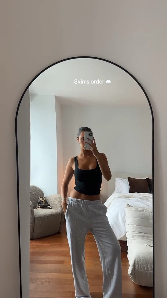 🖤☁️

#LTKActive #LTKSeasonal