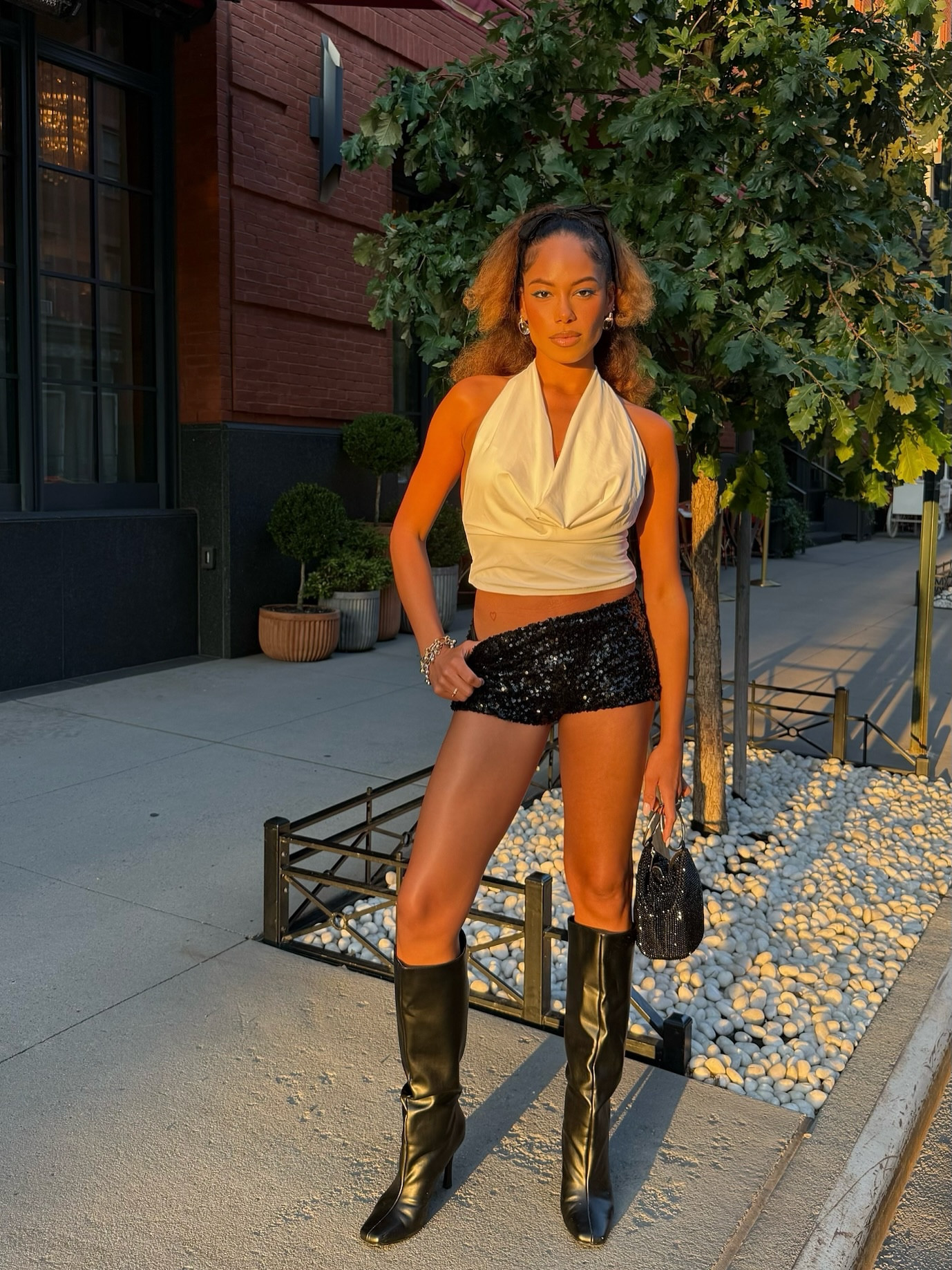 Lil mama 😜… 
.
OOTN:
Top & shorts @peppermayo 
Bag @olgabergofficial 
Shoes @stuartweitzman 

#nycinfluencer #ootn