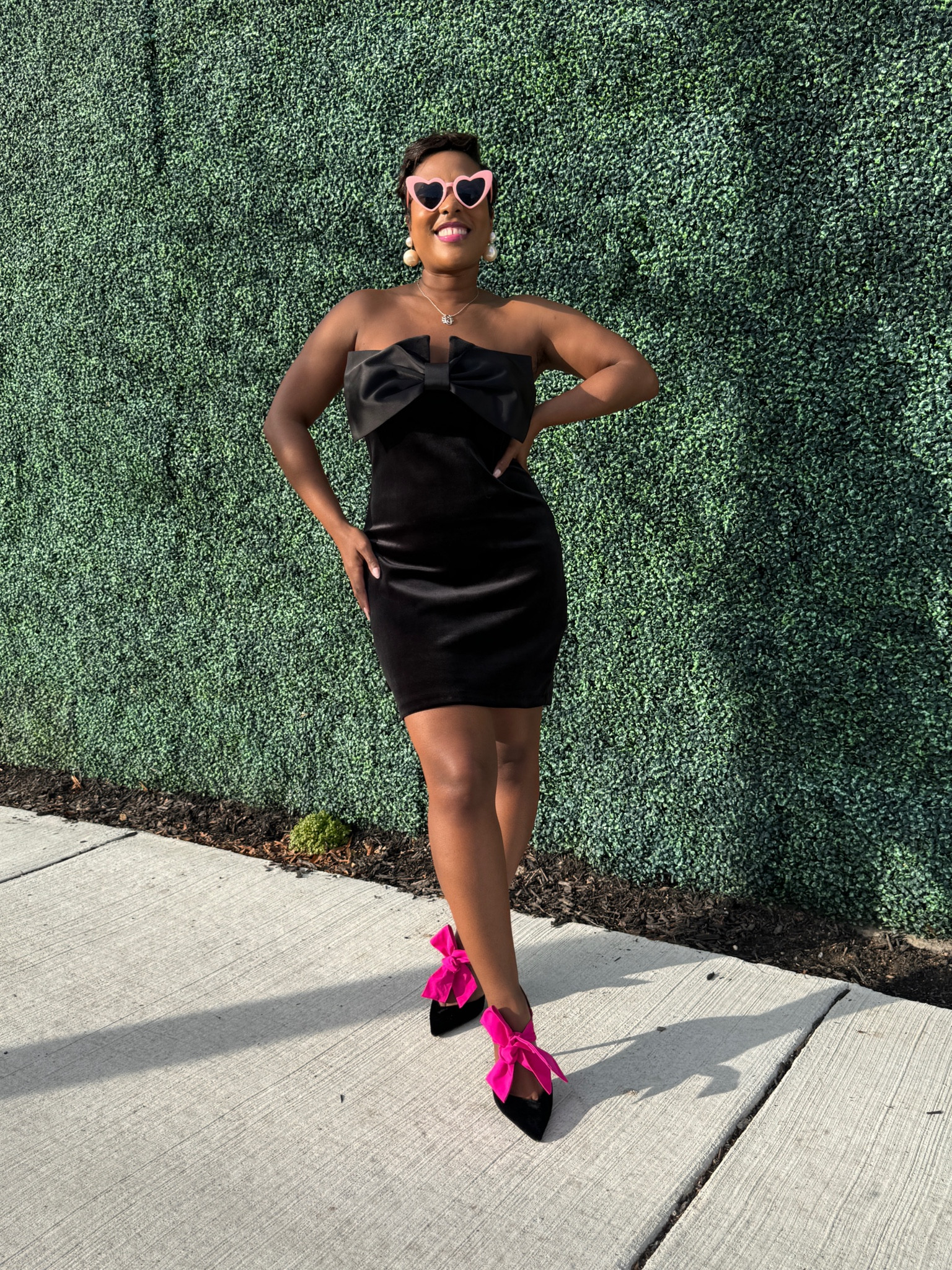 Valentine’s Day date night outfit with a pop of pink

#LTKmidsize #LTKSeasonal #LTKsalealert