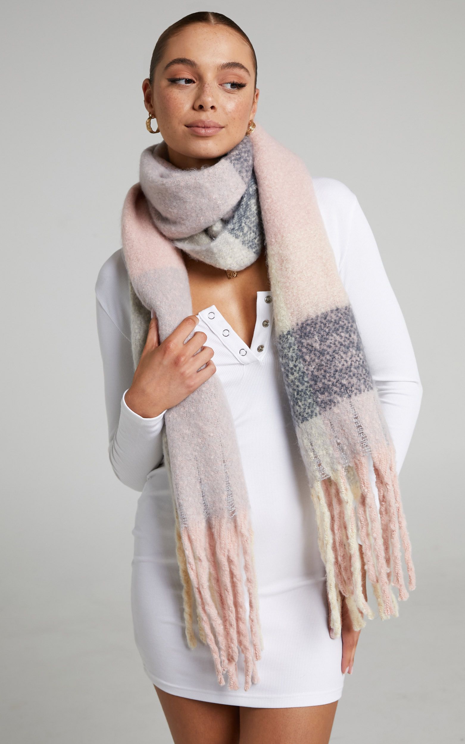 Mellania Scarf in Pink/Grey | Showpo | Showpo - deactived