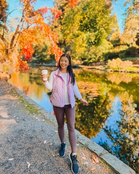 Loving brown leggings this fall and this FP vest dupe. Wearing a size small in the Aerie leggings and a Medium in the vest

#aerie #fpdupes #fplookalike