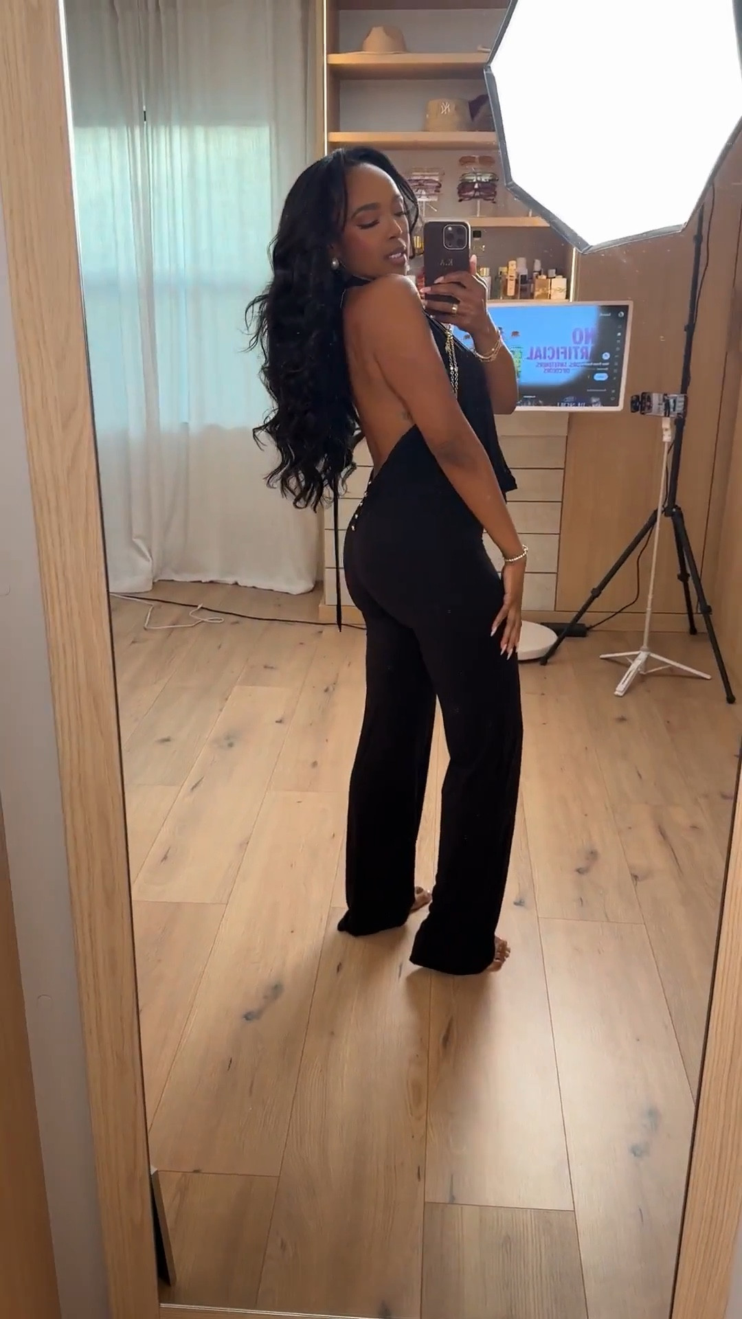 Scroll to shop!! 🖤🖤 This all-black outfit featuring a draped sleeveless top paired with fitted pants makes for a sleek, elevated look. 

Perfect for dinner dates, nights out, travel outfits, or an elevated everyday look.

#LTKdayinmylife #LTKootd #LTKPetite