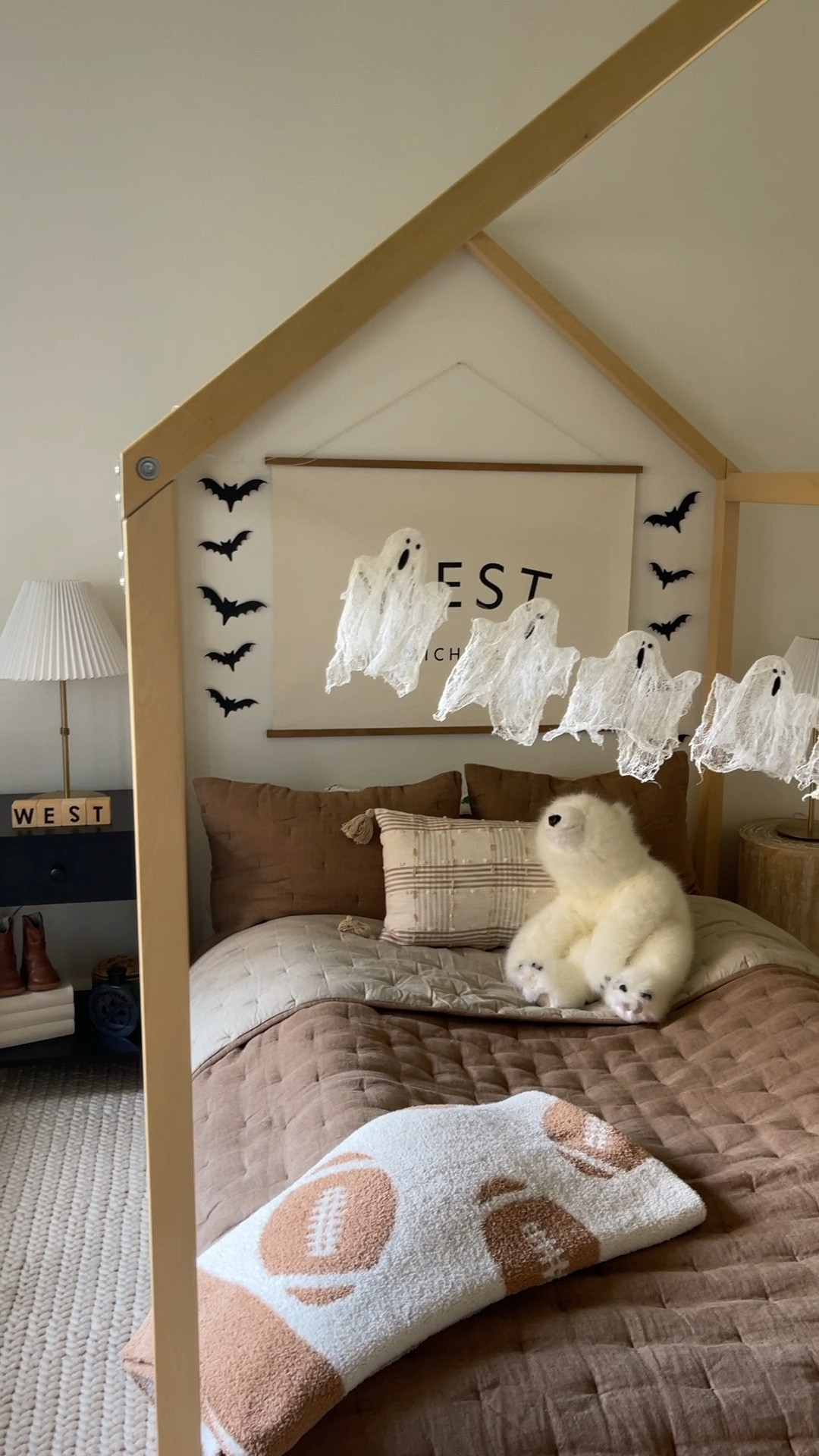 Kids fall / Halloween room 🍂👻

Bedroom
Bed
Bedding
Home
Decor 
Nightstand 

#LTKHome #LTKSeasonal #LTKKids