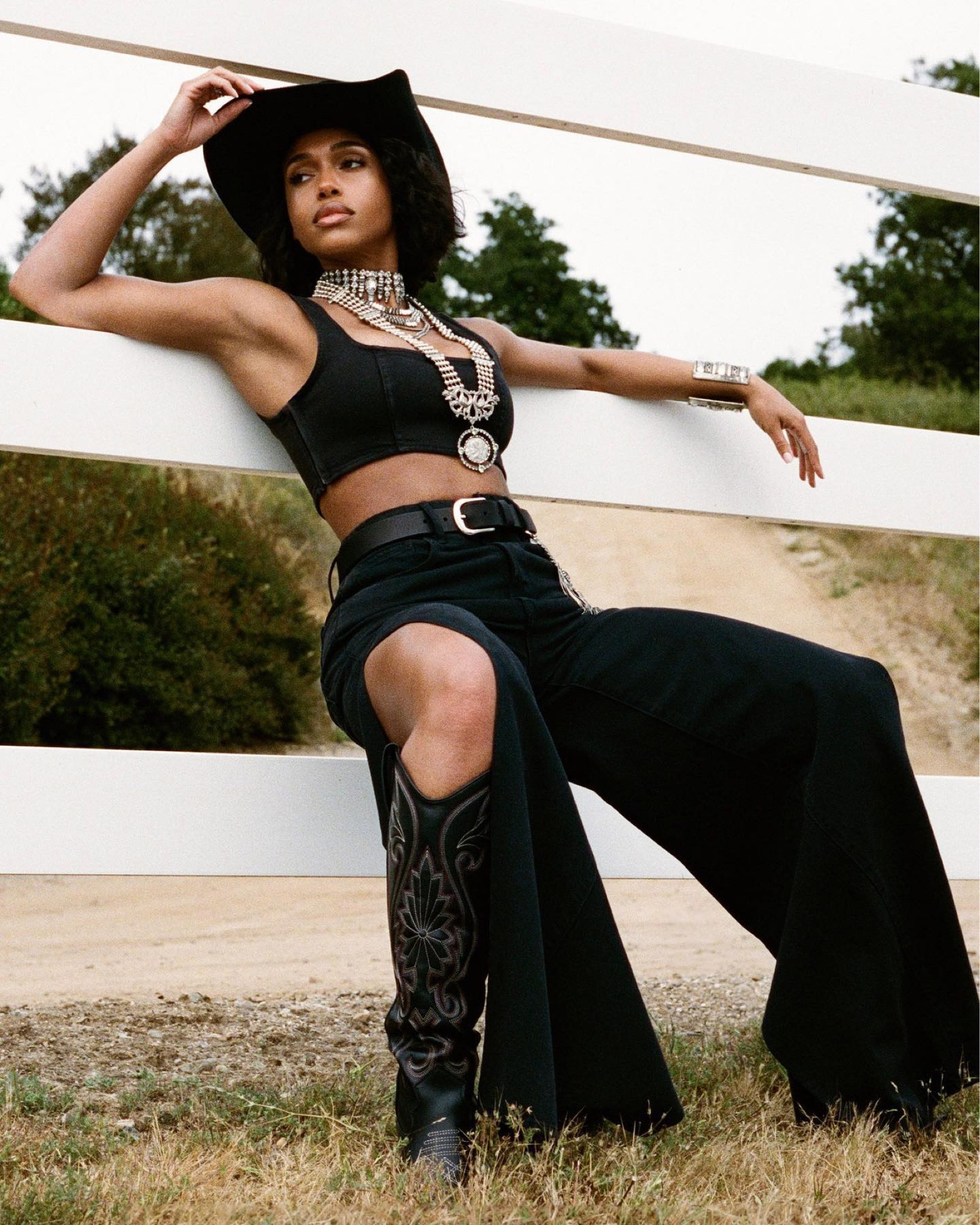 Your boyfriend’s jeans but better, these super high-rise straight jeans flatter every curve for a sexy fit that’s sure to meet your highest expectations.

#LTKSeasonal #LTKcurves #LTKfit