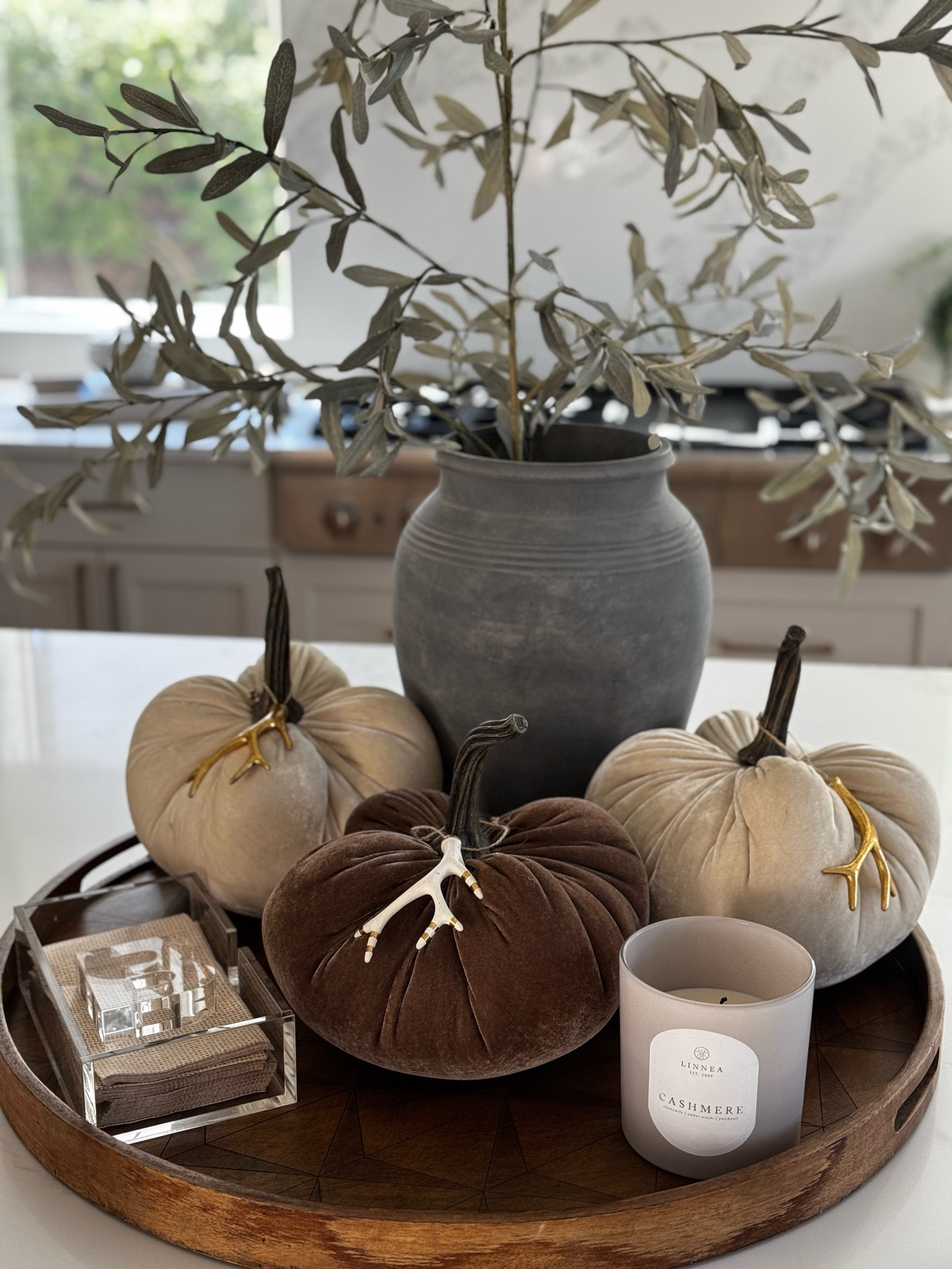 Simply stunning fall decor🍂🍂

#LTKHome #LTKSeasonal #LTKFindsUnder50