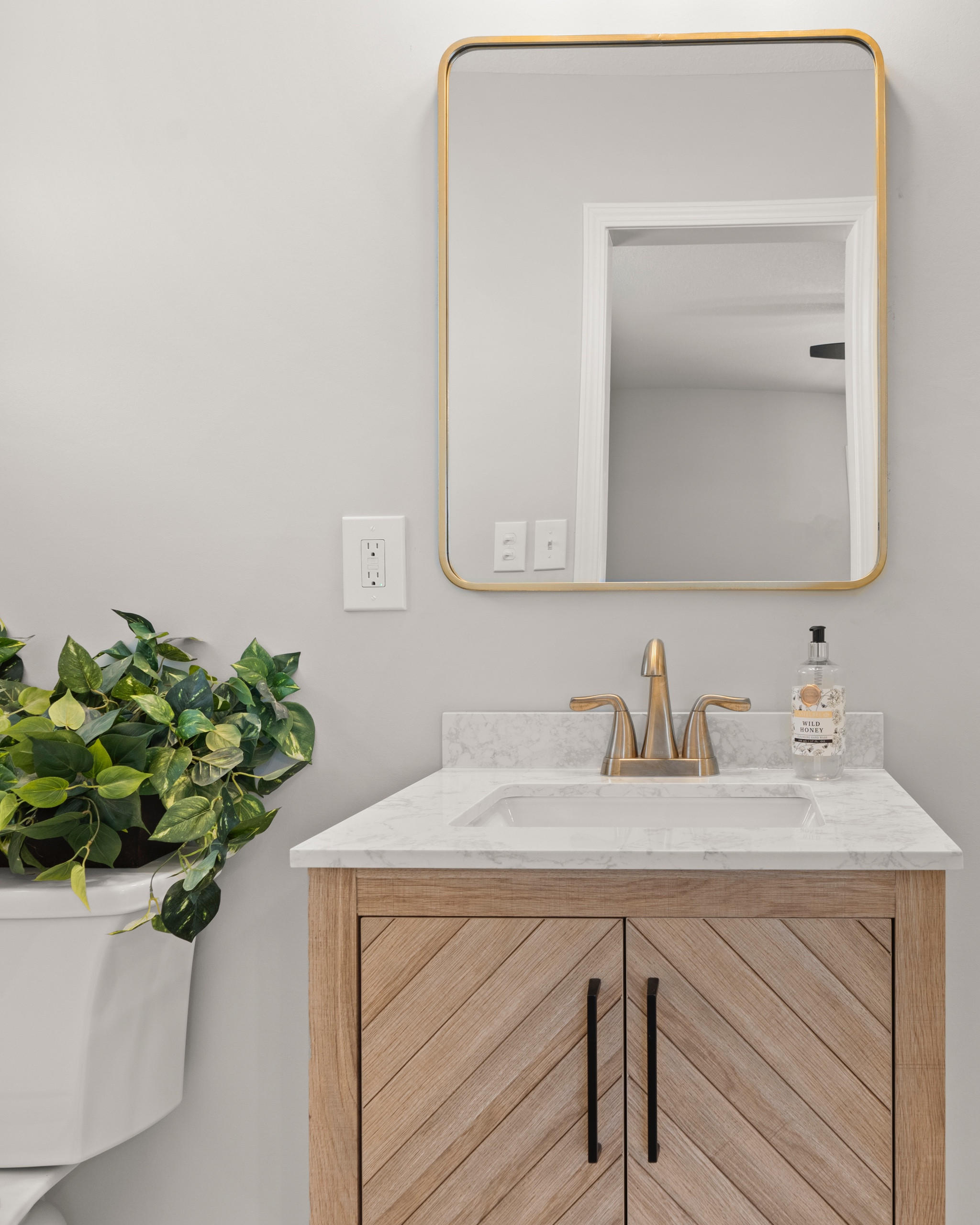 Bathroom Fixtures, Bathroom Vanity, Bathroom gold faucet 

#LTKhome