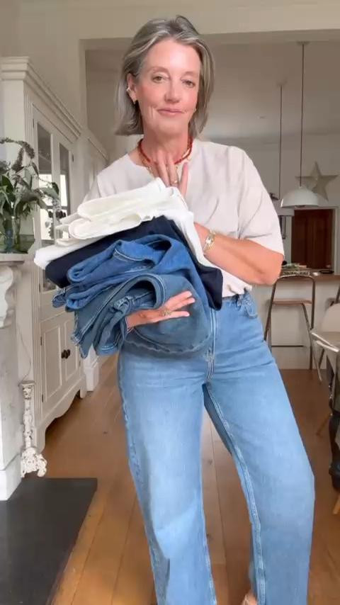 Styling 👖for autumn 🍂 
Albaray size 12 linked on stories
Carrot size 12 long
Uniqlo size 29/31
Whistles (size up) size 32 linked on stories! 
Sezane suede jacket size large
Zara jacket size medium
Dissh top size 10
Allsaints jacket size 14



Jeans, denim outfits, my favourite jeans, autumn outfits, suede, transitional fashion, autumn inspiration  

 

#LTKautumn #LTKstyletip #LTKuk