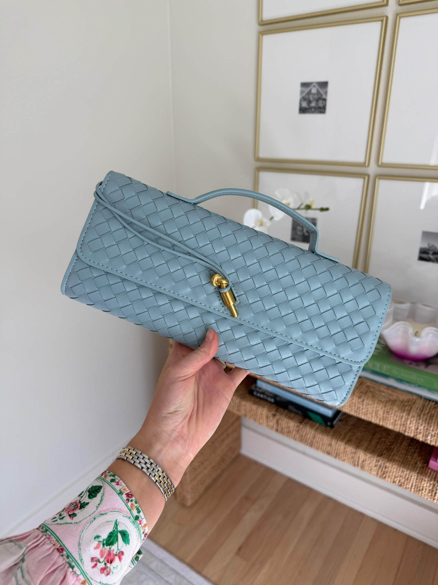 New clutch perfect for spring and summer!