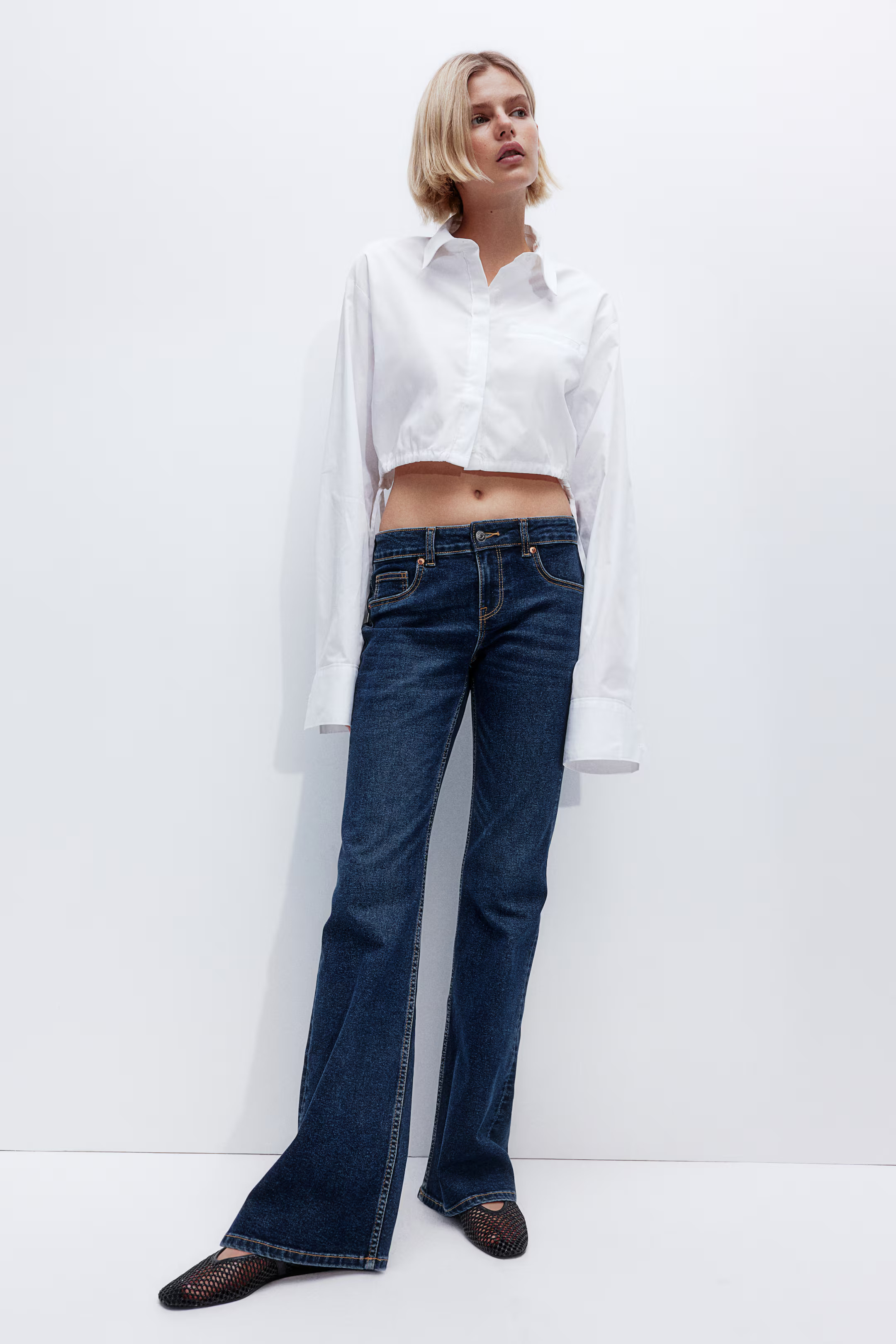 Flared Low Jeans - Low waist - Long - Light denim blue - Ladies | H&M US | H&M (US + CA)