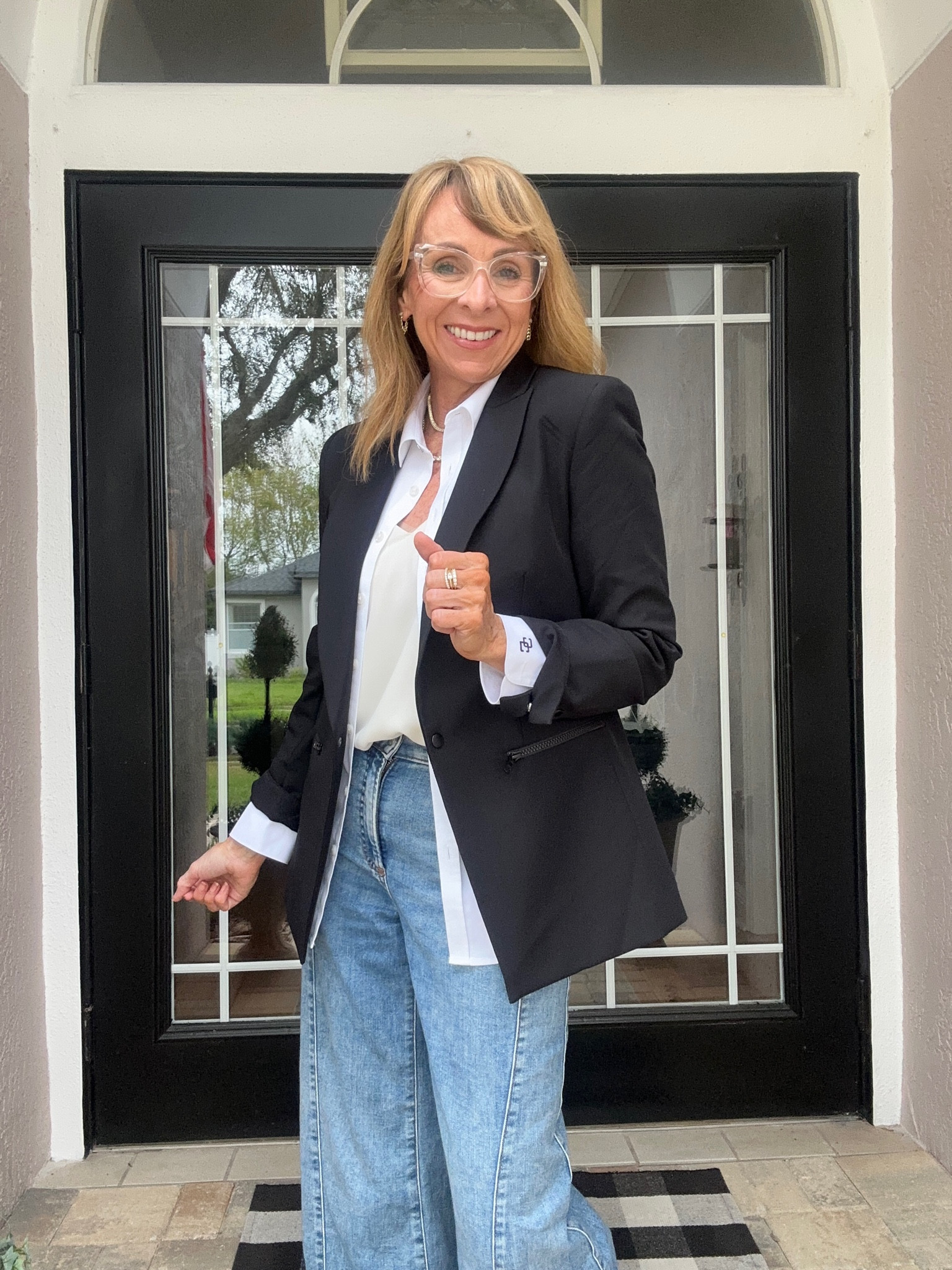 Blazer and jeans 

#LTKSaleAlert #LTKStyleTip #LTKFindsUnder100