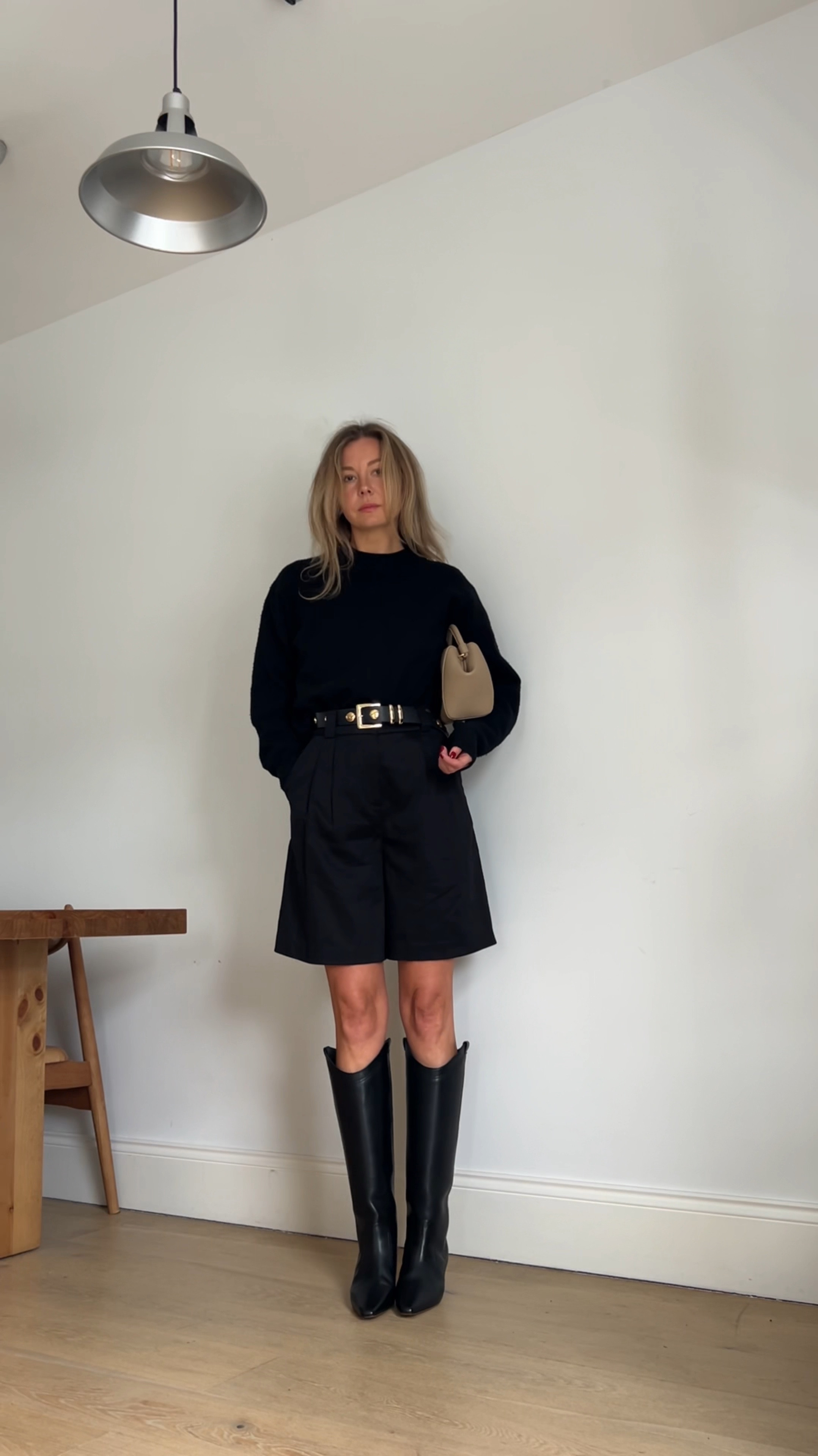 Black Bermuda shorts for fall 