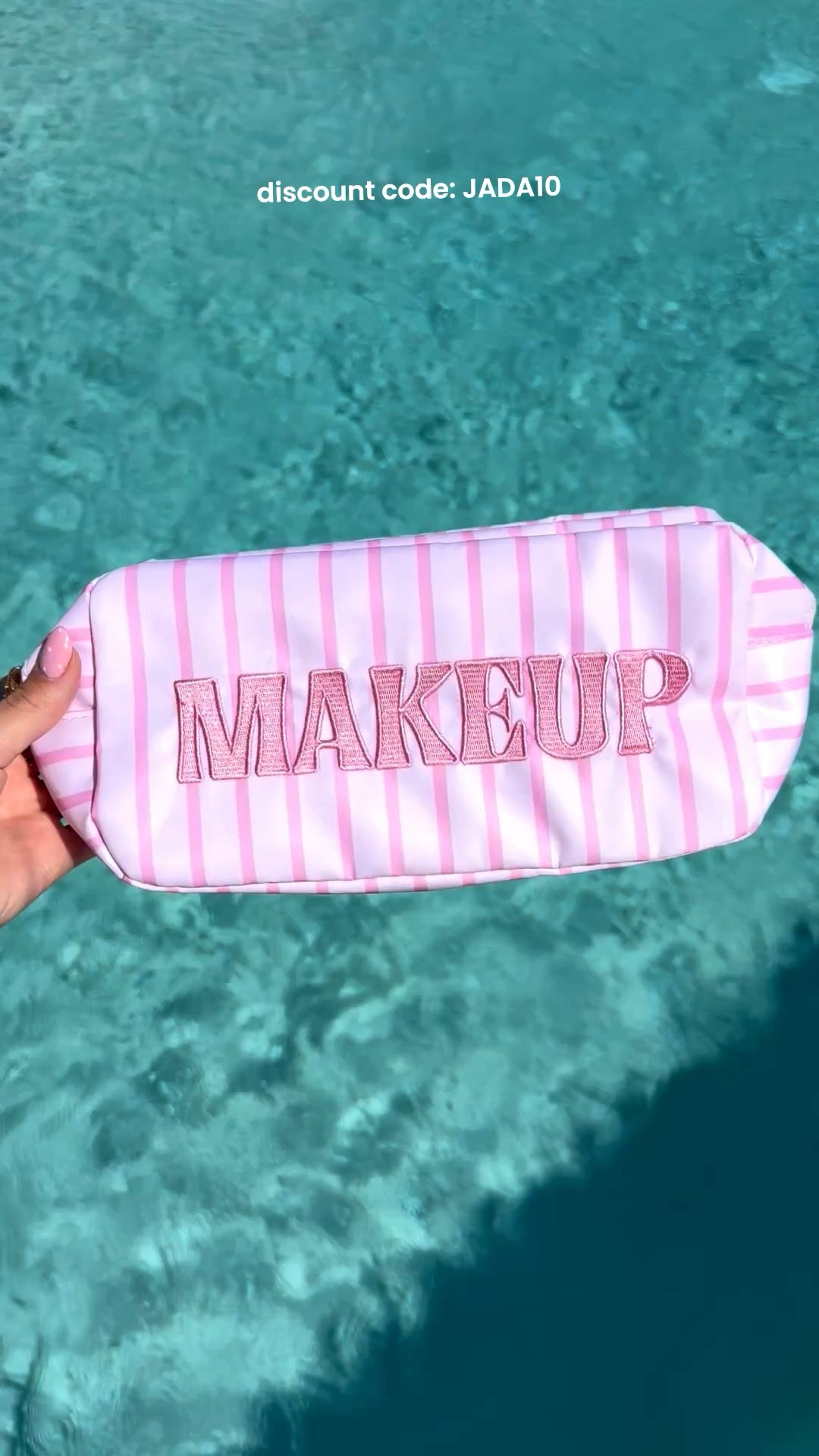 Summer makeup bag = secured 💕
The cutest pink striped bag to throw in your beach tote or carry-on ✨ Fits all your essentials and folds up perfectly for travel—aka your new vacation must-have.

Use code JADA10 for 10% off & I linked the exact one for you 🤍

#beachessentials #summertravelstyle #makeupbagmusthave #pinkstyle #vacationpacking