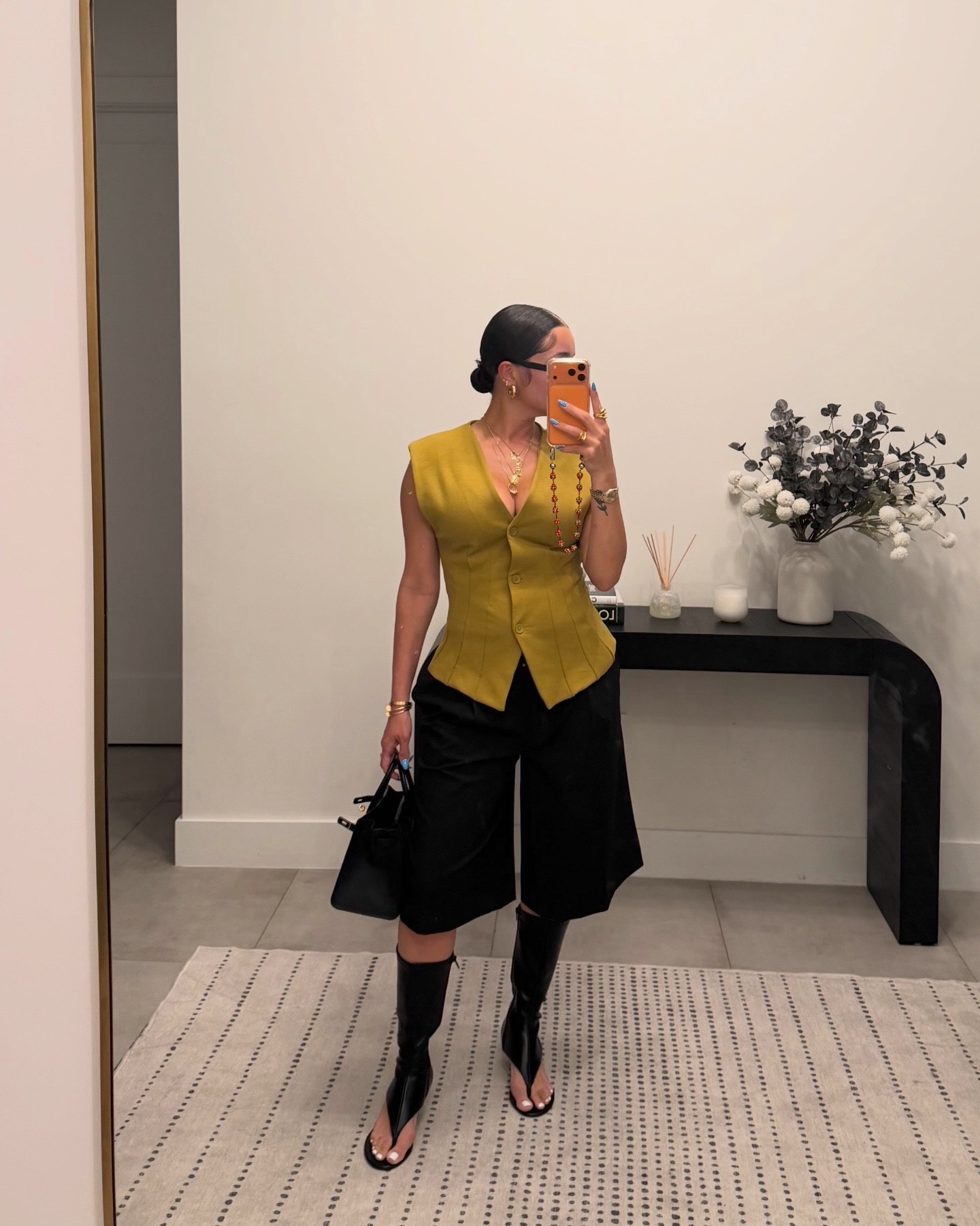 Linked my shorts and boots🔗
Top is old. Part of a set from Zara. 

#LTKootd #LTKgrwm