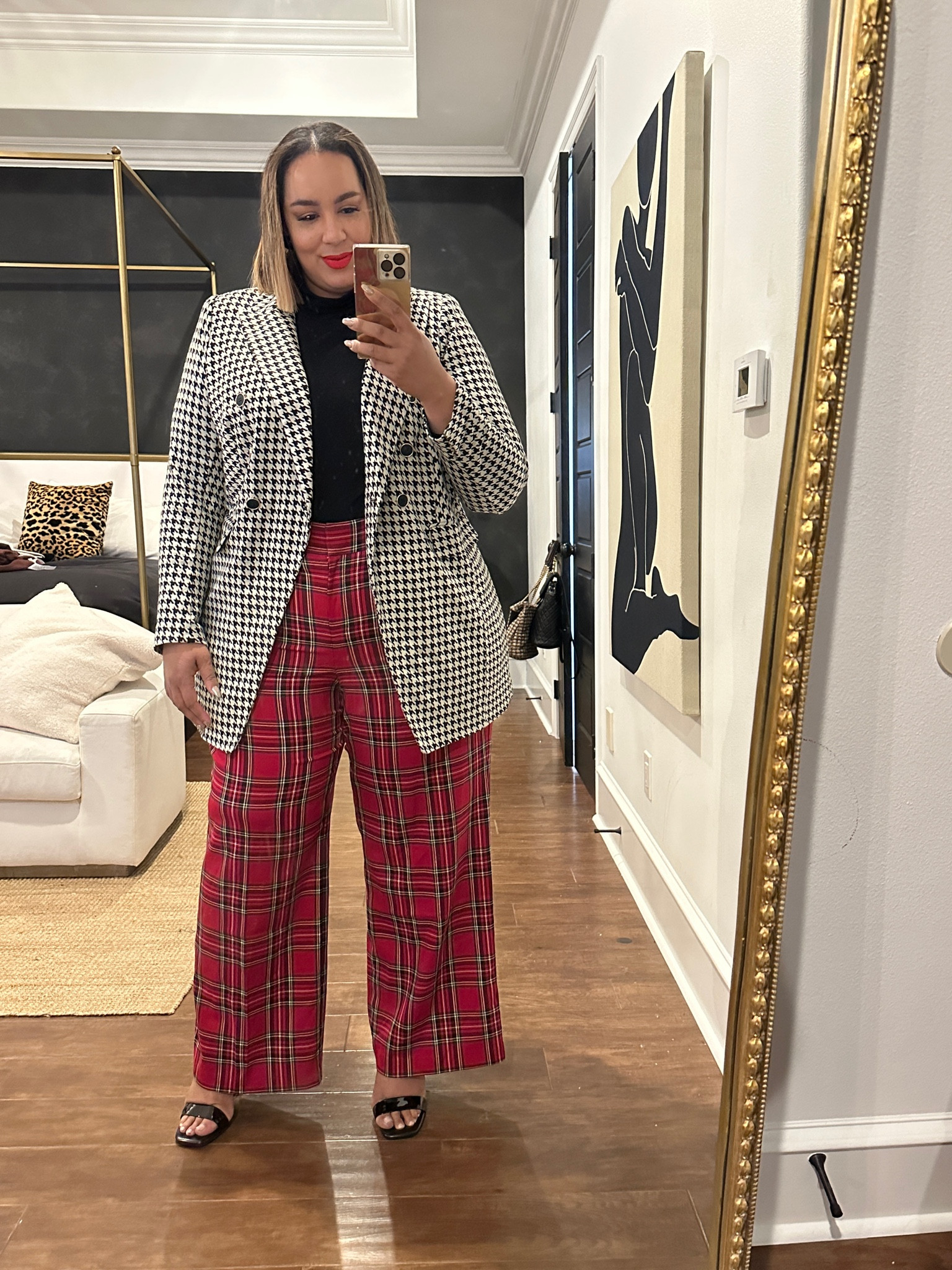 Live mixing patterns especially this christmas plaid and houndstooth 


#LTKworkwear #LTKplussize #LTKHoliday