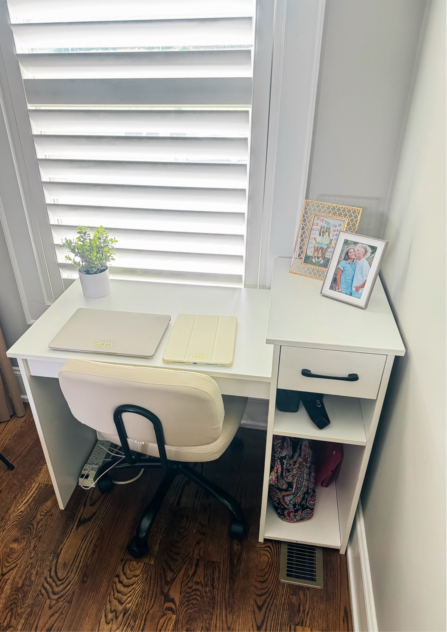 Love my new desk!!!

#LTKU #LTKFindsUnder100 #LTKBacktoSchool