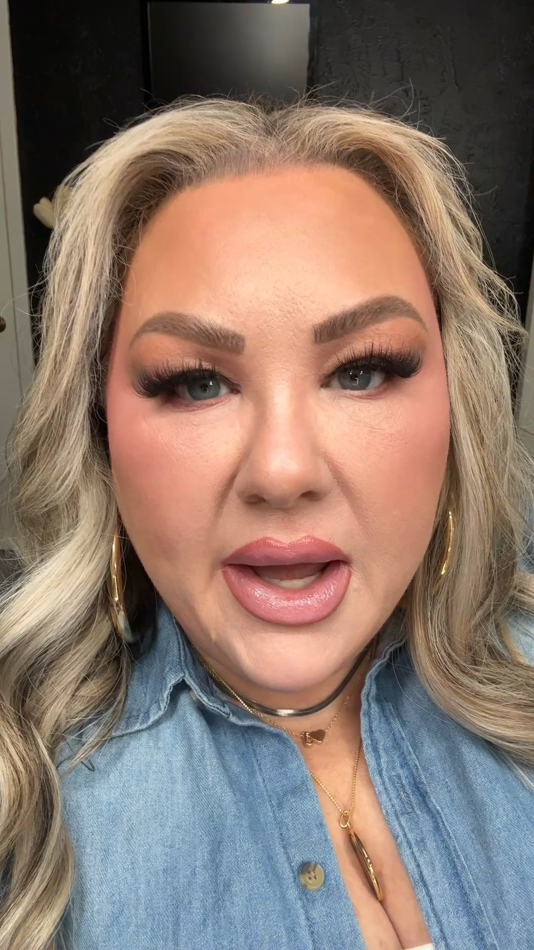 Your powder didn’t fail you… your technique did. 💅🏼✨

Let’s talk about the magic of the One/Size Beauty Powder Melt — because THIS is how you get that smooth, filtered, expensive skin look without looking dry, cakey, or 10 years older.

This powder literally melts into your makeup instead of sitting on top of it. Translation?
Blurred pores. Soft focus finish. No heavy buildup. Just skin… but better.

Here’s the key (don’t skip this 👇🏼):
Apply it LIGHTLY with a puff, press it into the skin — don’t swipe. This is where most people mess up. Press + roll = seamless.

Under eyes? Tiny amount. Set, then leave it alone. Stop over-layering. That’s where the aging happens.

If your makeup has ever looked heavy by noon… this is your fix.

Soft matte. Airbrushed. Locked in. 💋

#OneSizePowder #onesizebeauty #makeup #beauty #luxuryonabudget #makeupartist #mua #muaofrockwall #muaofdfw #grwm #makeuptutorial #skincare #makeuplesson #makeupgoals #glowup #affordableglam #makeupaddict #randiparksartistry #theatricalmakeup #makupartistofrockwall #makeupartistofdallas #dallasinfluencer #influencer #dallasblogger #dallascontentcreator

#LTKgrwm #LTKBeauty #LTKWedding