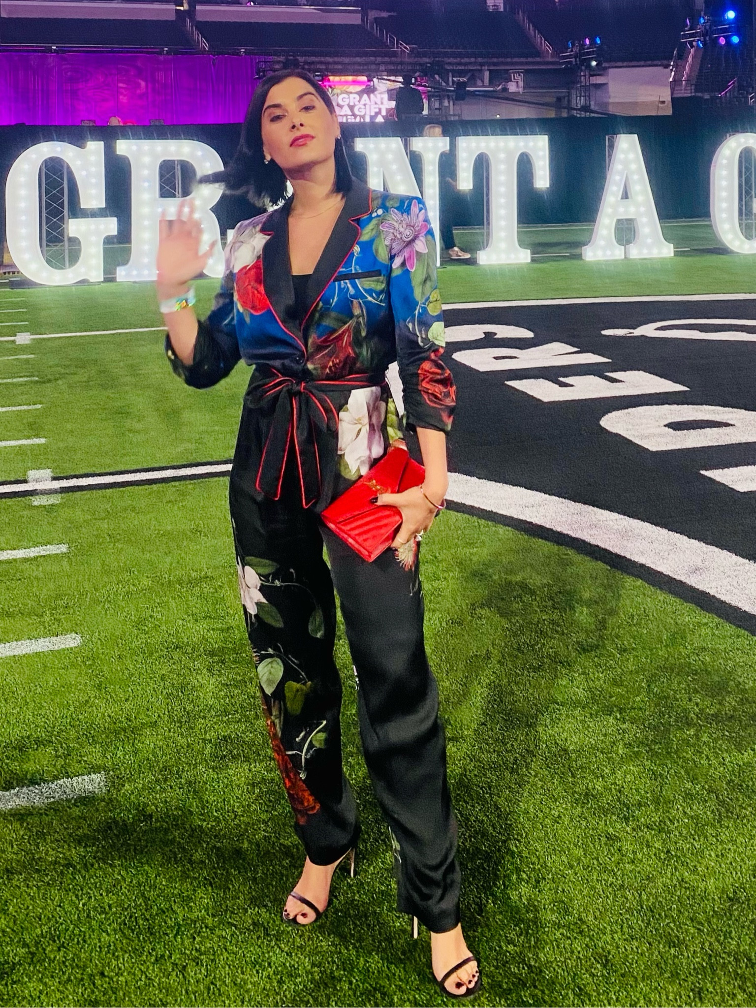 Nothing like a floral jumpsuit 

#LTKHoliday #LTKparties #LTKworkwear