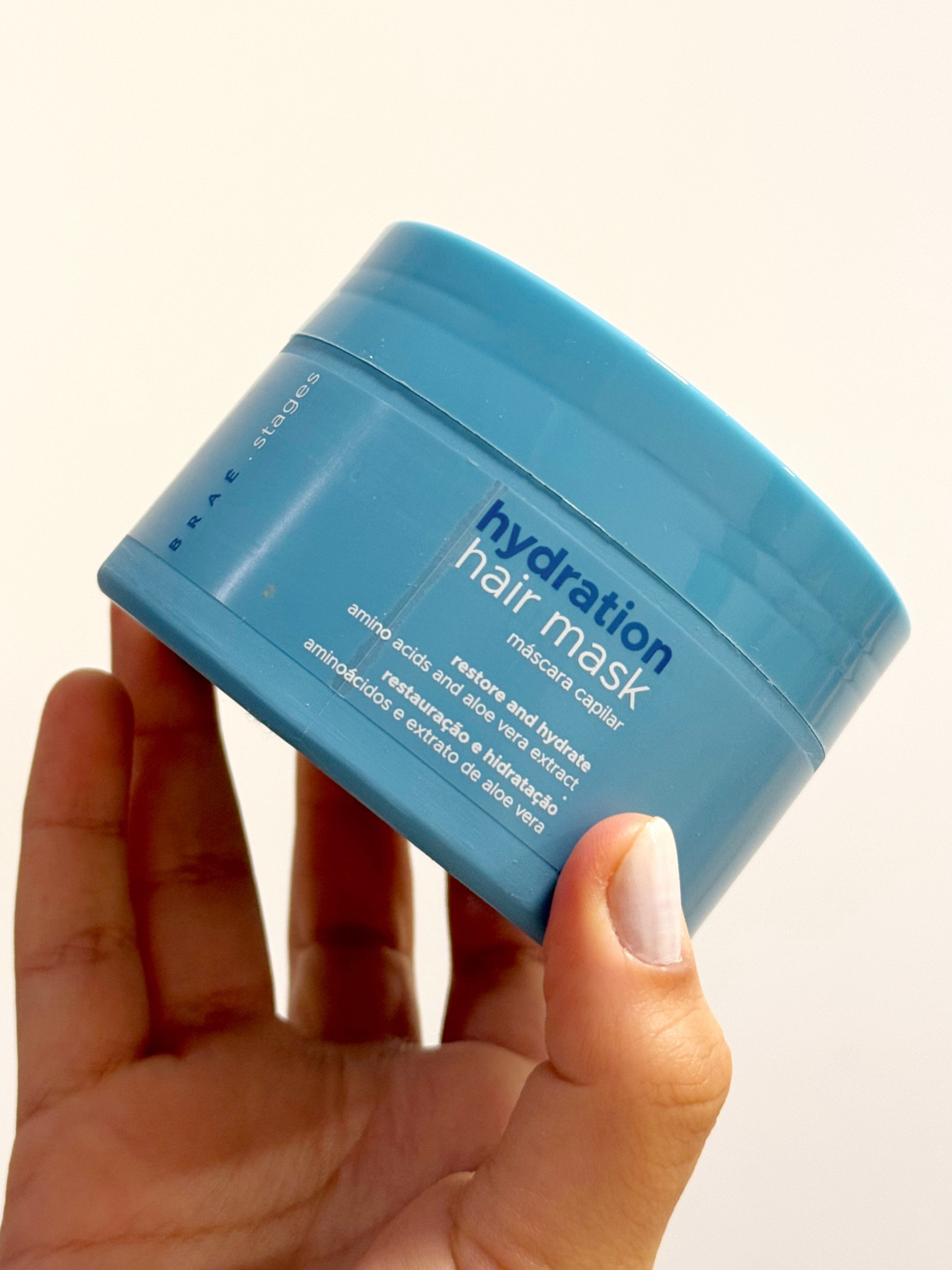 A Máscara de Hidratação Braé Stages Hydration é o tratamento perfeito para devolver a hidratação aos seus cabelos. Desenvolvida para repor a umidade perdida, esta máscara proporciona hidratação intensa, deixando os fios saudáveis, macios e brilhantes. 

#LTKbeauty #LTKbrasil