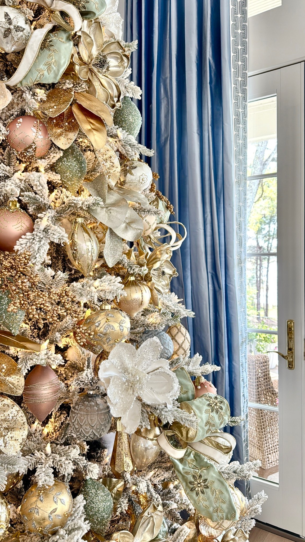 Christmas tree and ornaments 
Holiday decor
Magnolias, stems, picks