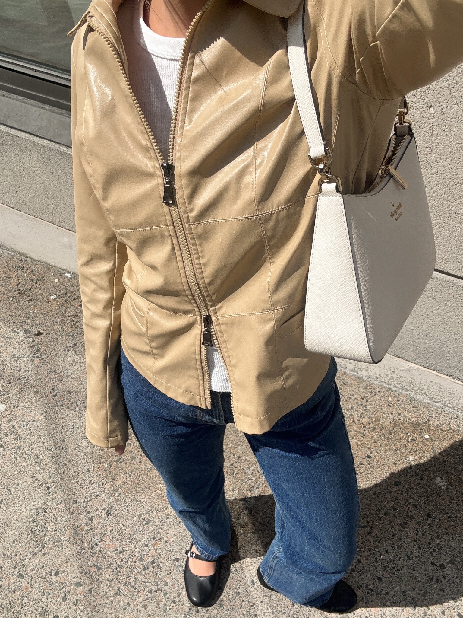 spring outfit / stockholm outfit

jacket is le chateau and jeans are Abercrombie 🤍🤍🤍

#LTKcanada #LTKstyletip #LTKsummer