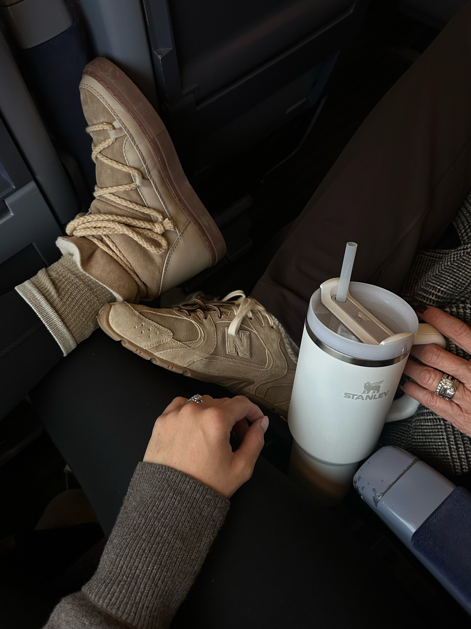 Sporty comfy details 🤍 

#LTKshoes #LTKstyletip #LTKfitness