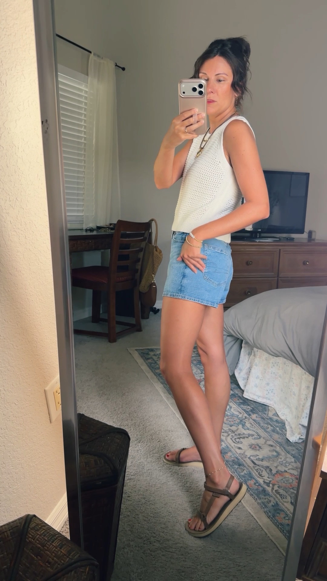 xs in my sweater tank, 24 in my denim shorts (dream blue) and 6 in teva sandals 🤎🤍

#LTKgrwm #LTKPetite #LTKSeasonal