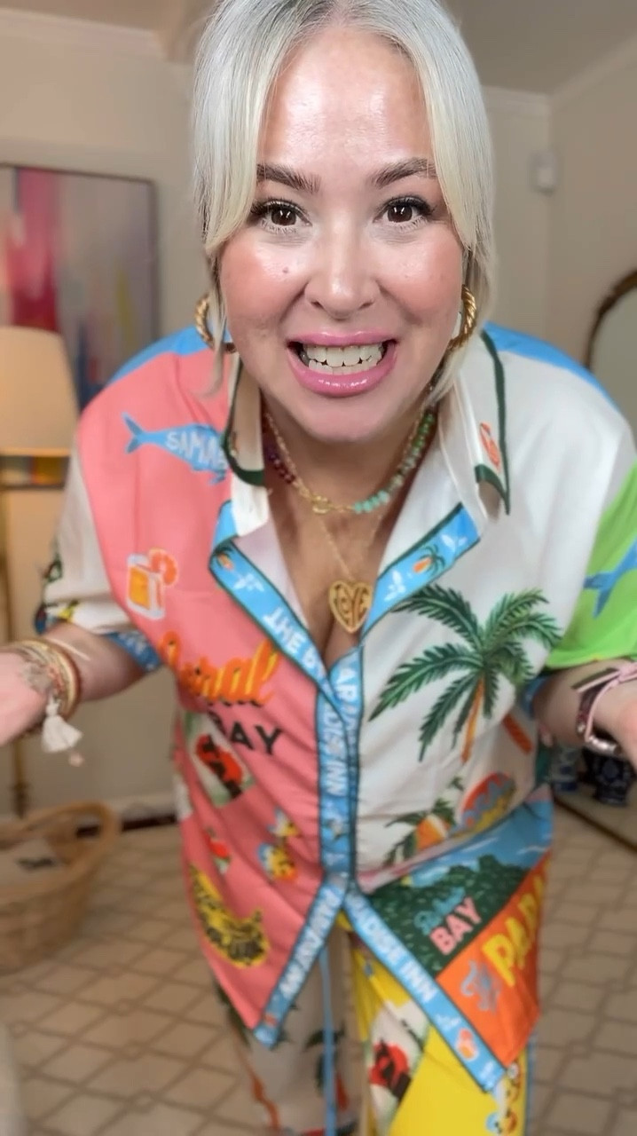 Friday…so it’s Friday Favorites! The best set from Amazon, feels like pajamas, but it’s not! Vacation ready, just need to book another trip! Add a cute Amazon bag, my new favorite necklaces, and the comfiest slides from Lululemon! 

#LTKOver40 #LTKTravel #LTKSeasonal